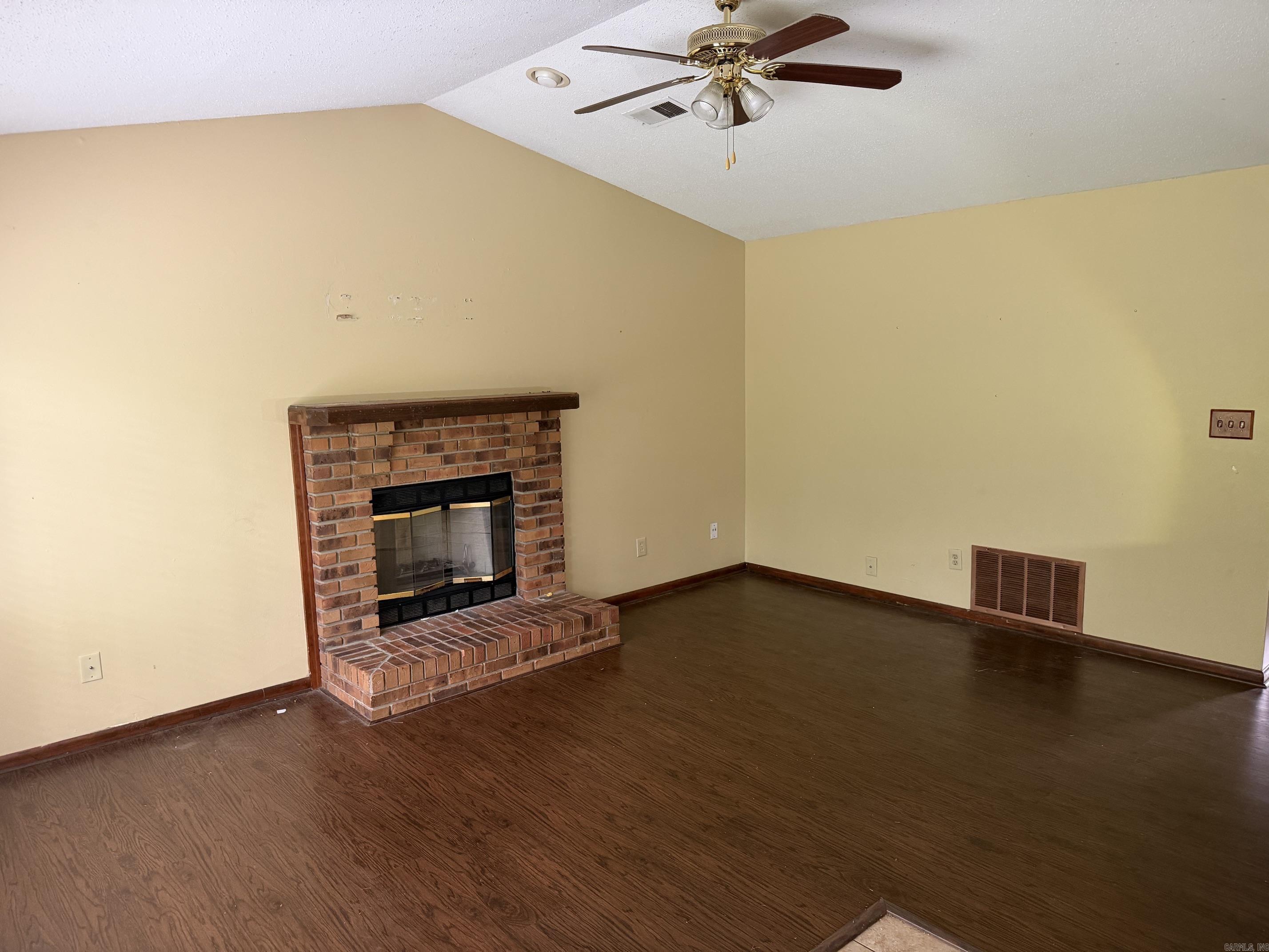 37 Pinedale Circle Property Photo 5
