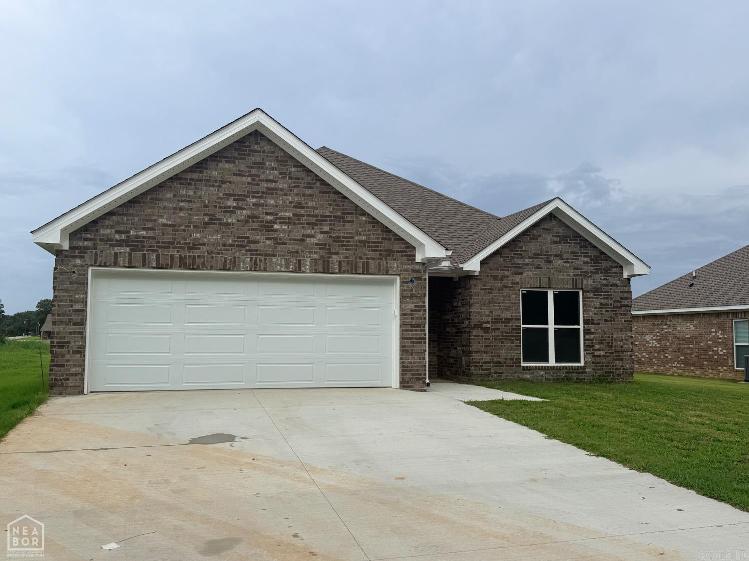 1822 N Oak Property Photo 1