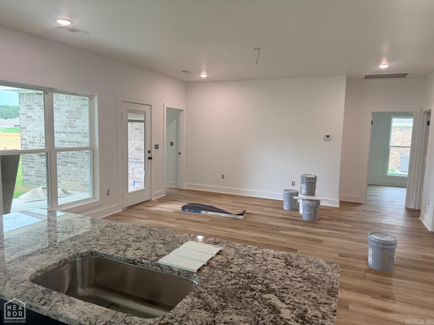 1822 N Oak Property Photo 2