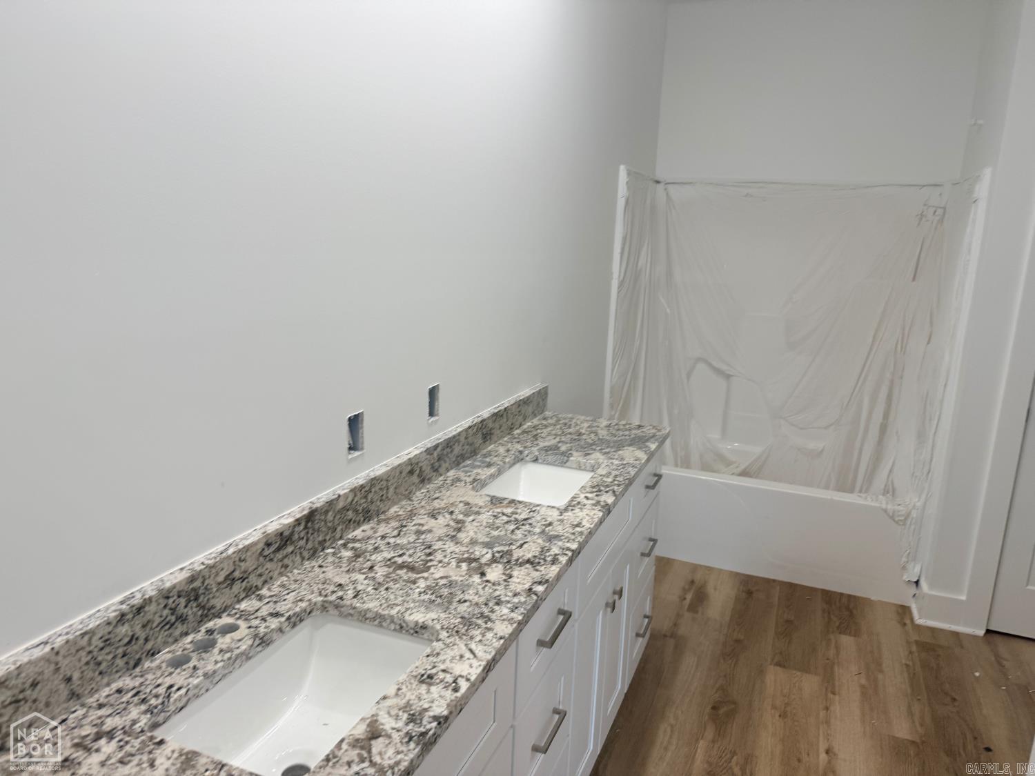 1822 N Oak Property Photo 7