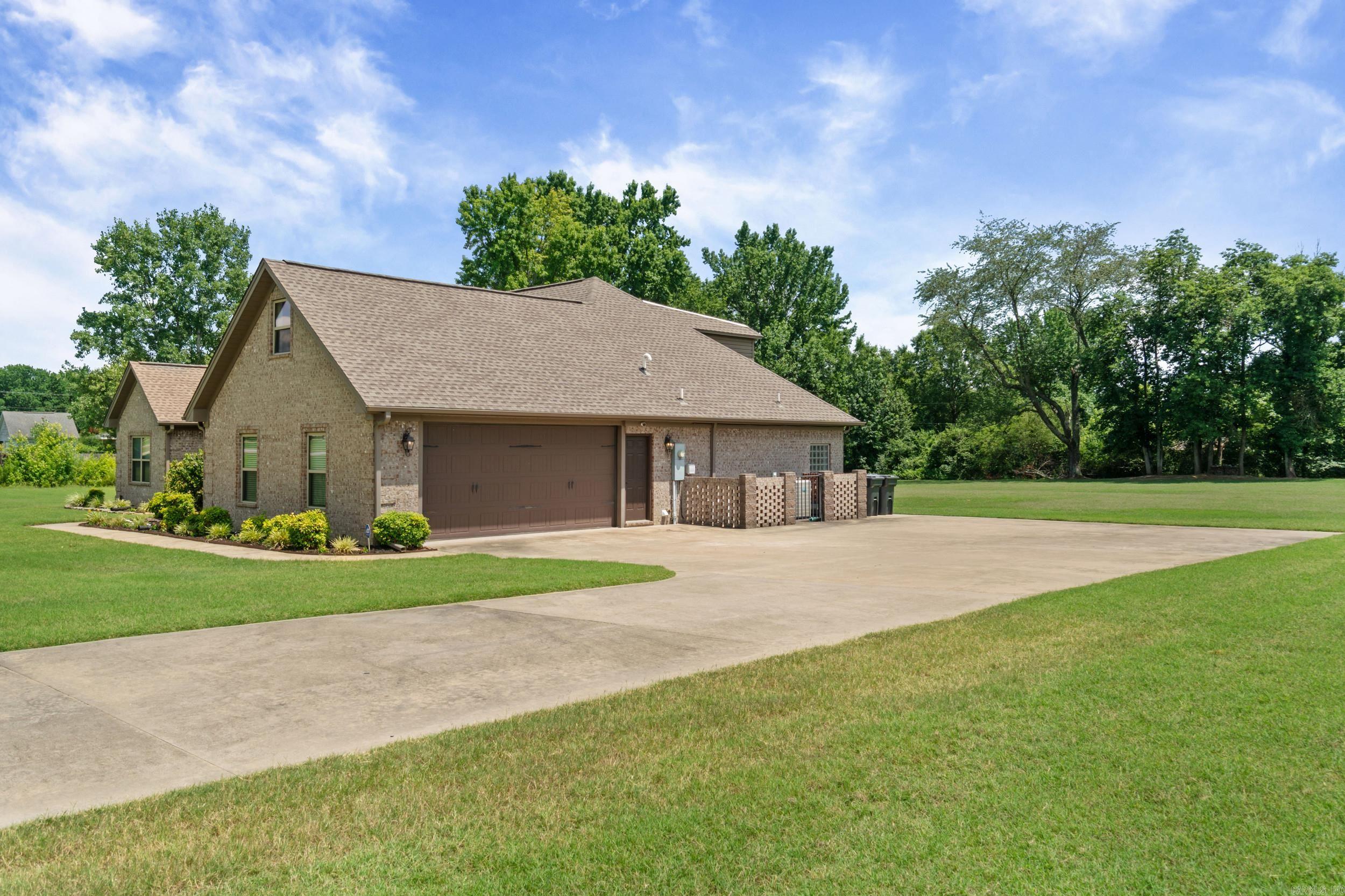 105 Kacy Drive Property Photo 3