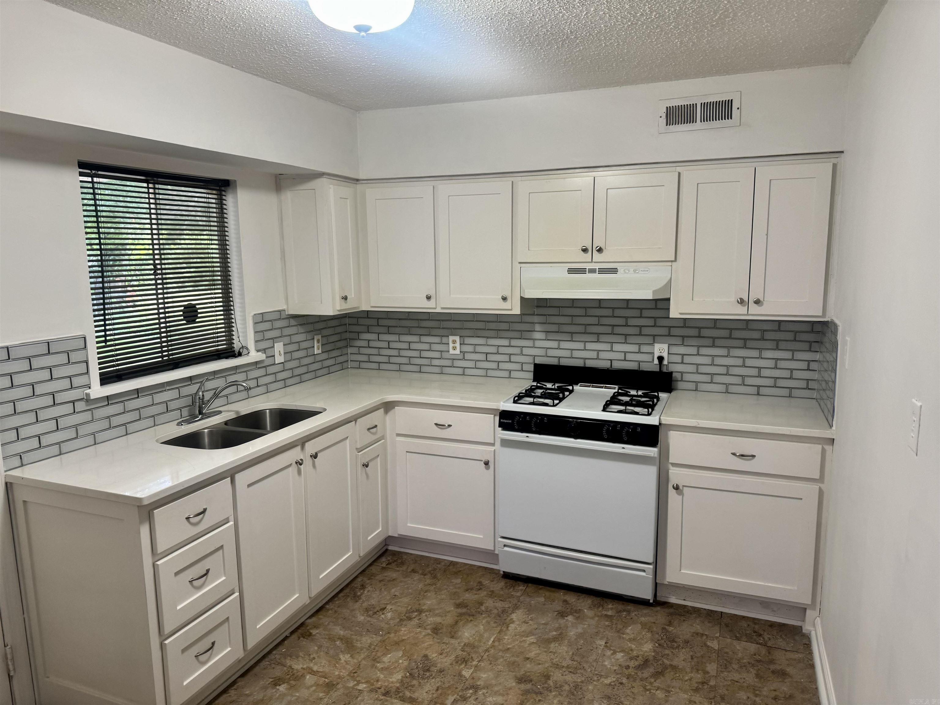 1521 Graham Road Property Photo 6