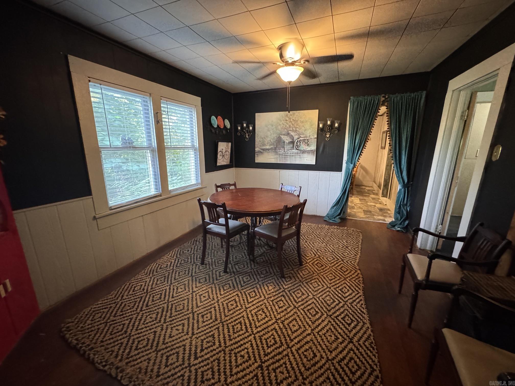 713 N Montgomery Street Property Photo 4