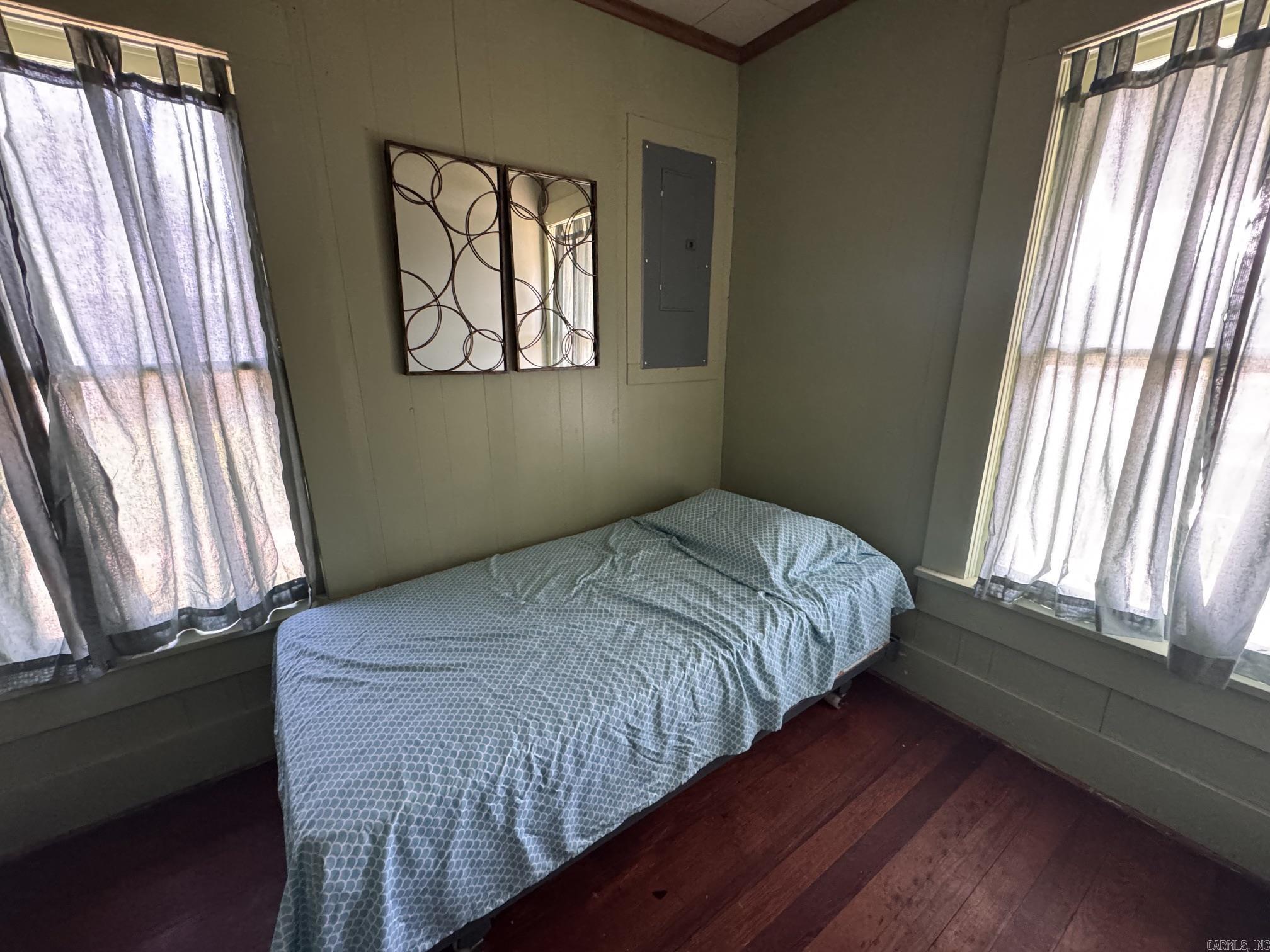 713 N Montgomery Street Property Photo 8