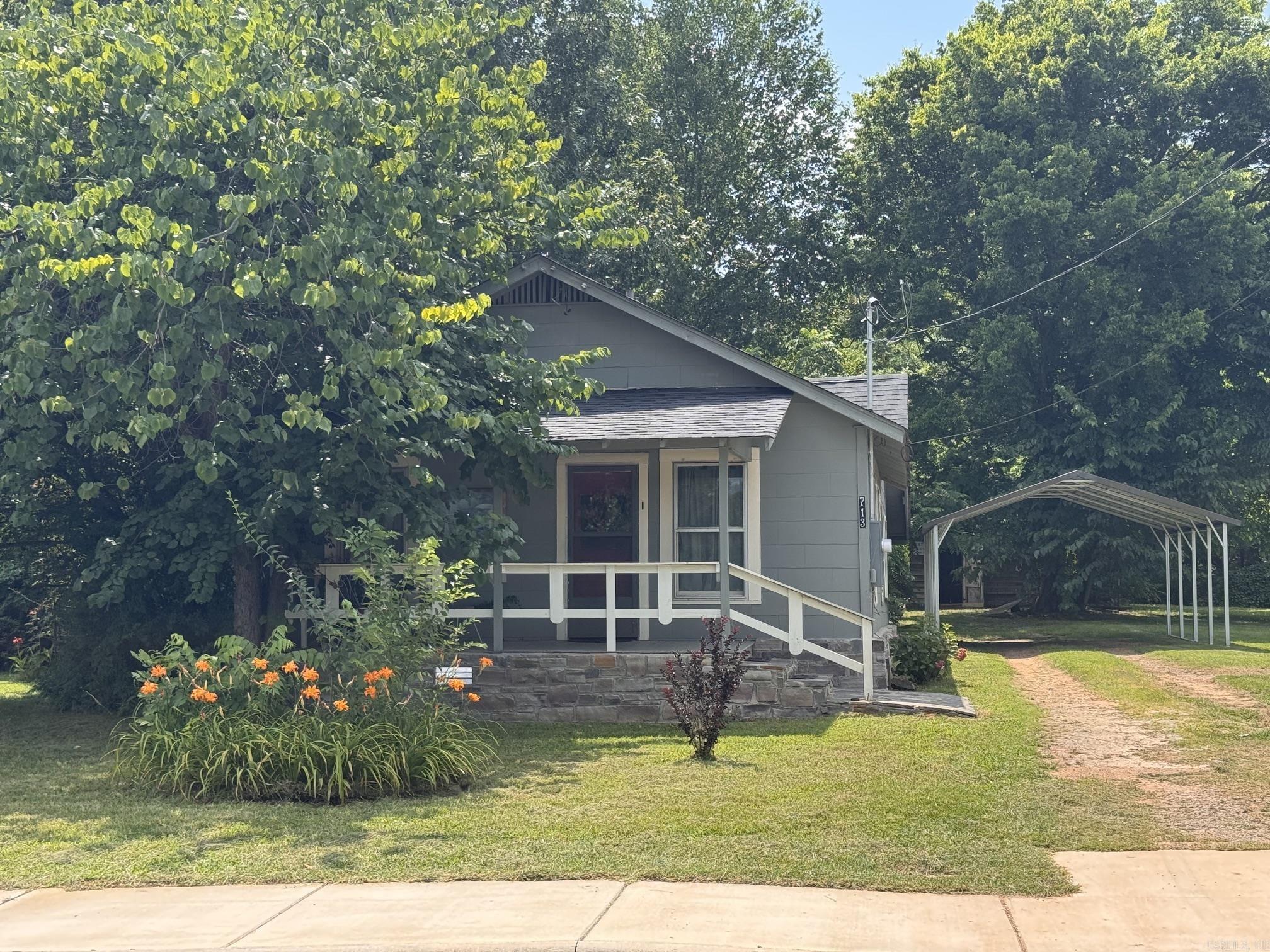 713 N Montgomery Street Property Photo 19