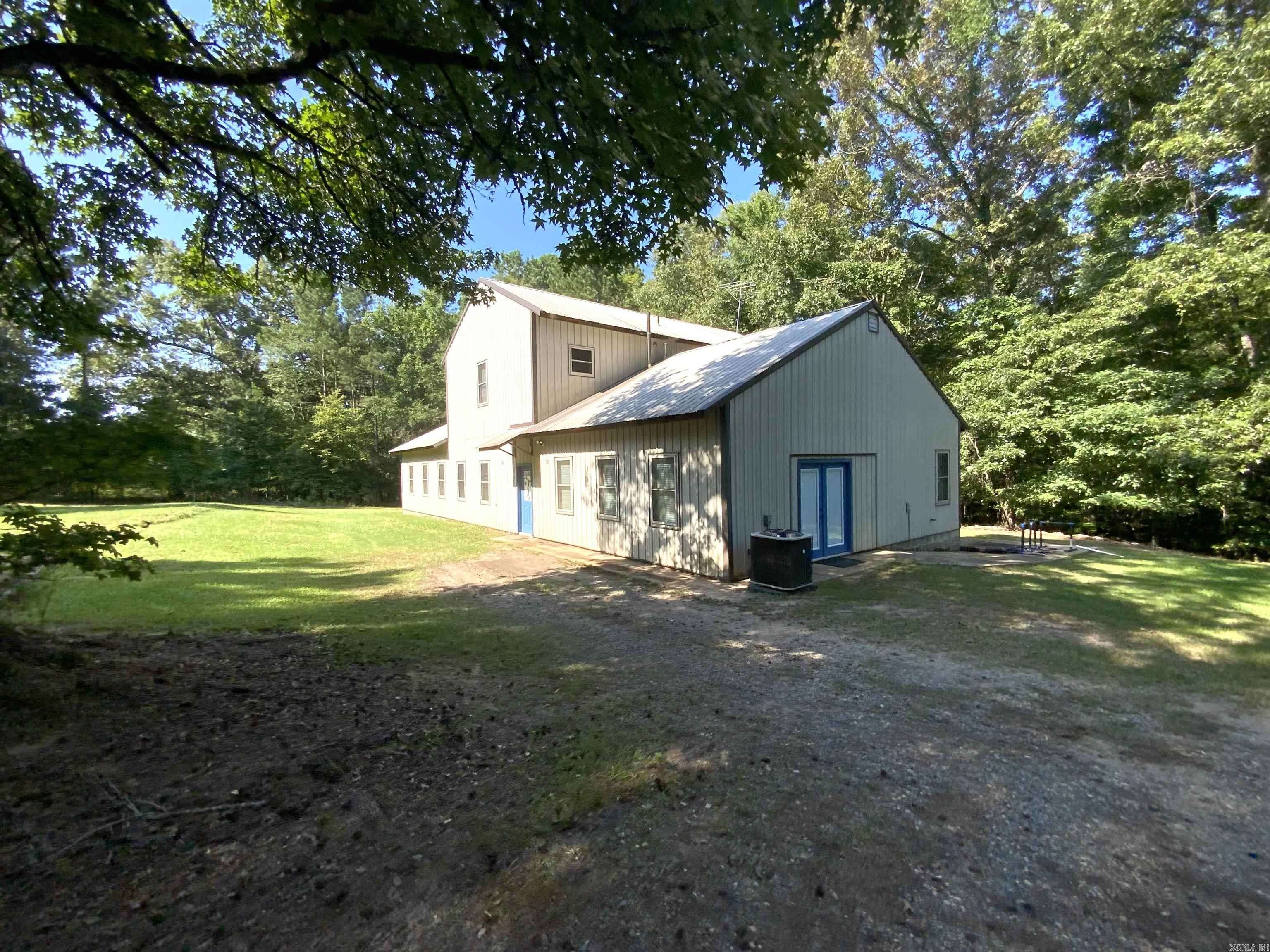 184 Bradley 98 Property Photo 4