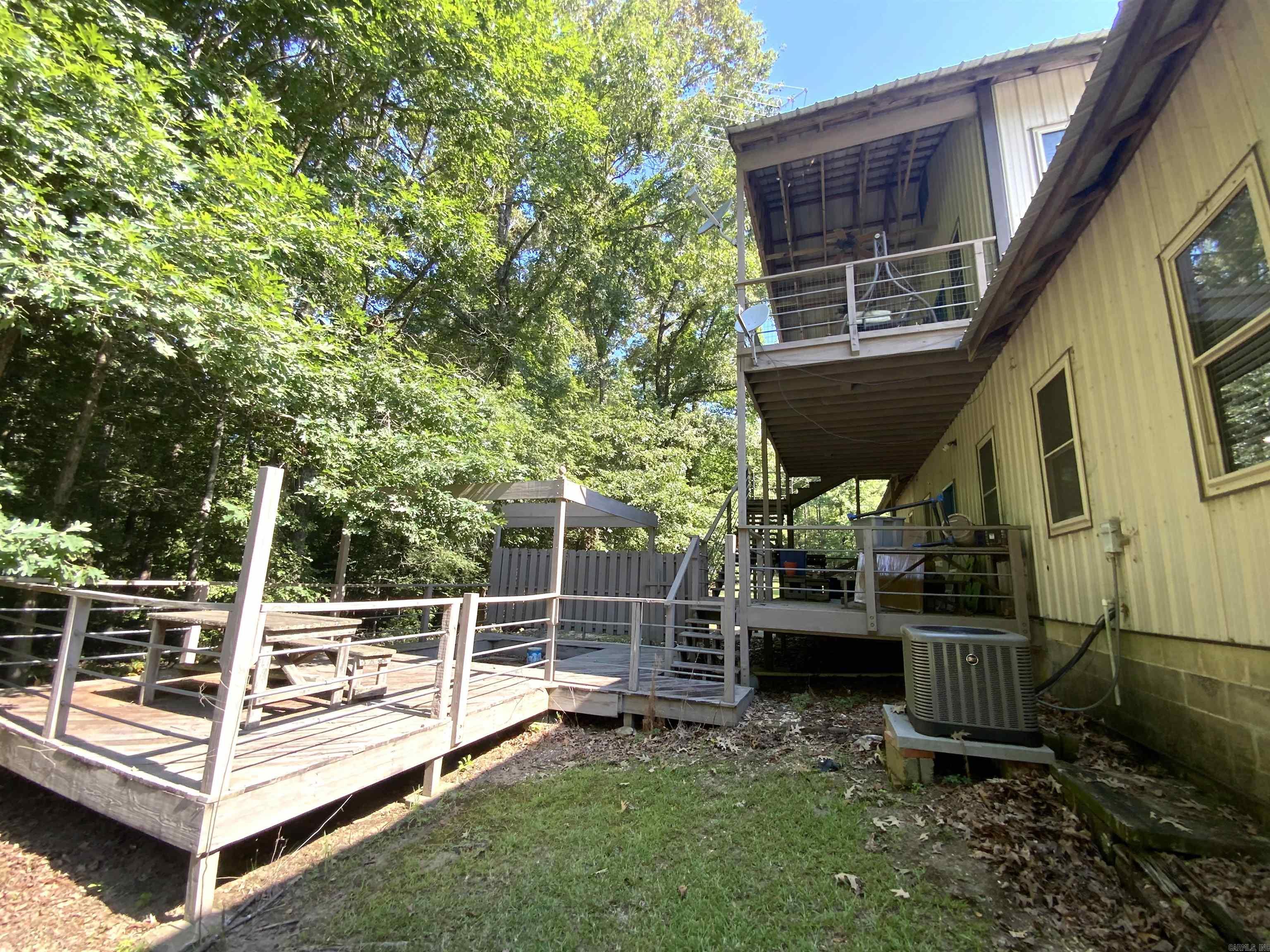184 Bradley 98 Property Photo 8