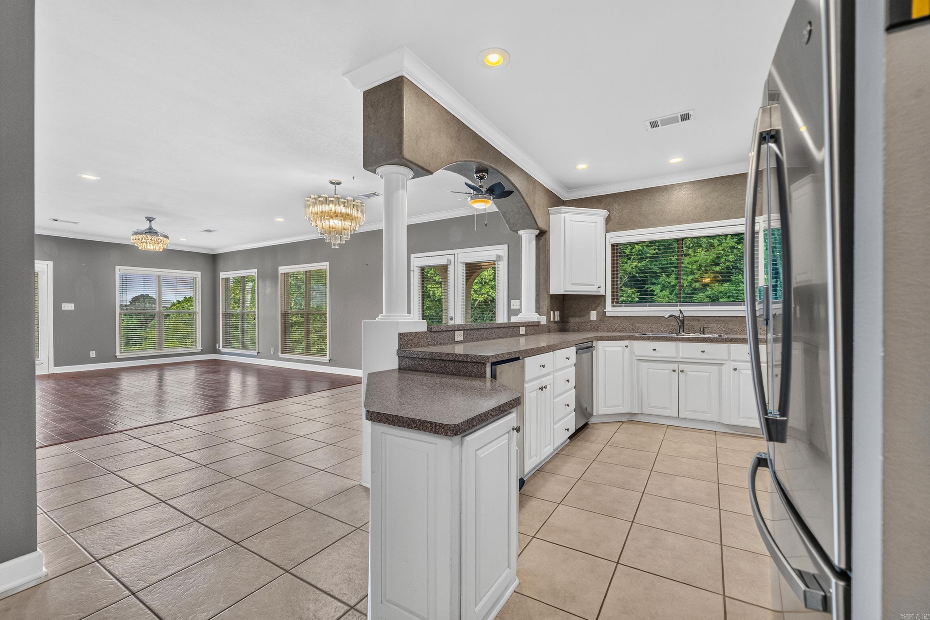 518 Amity I6 Property Photo 3