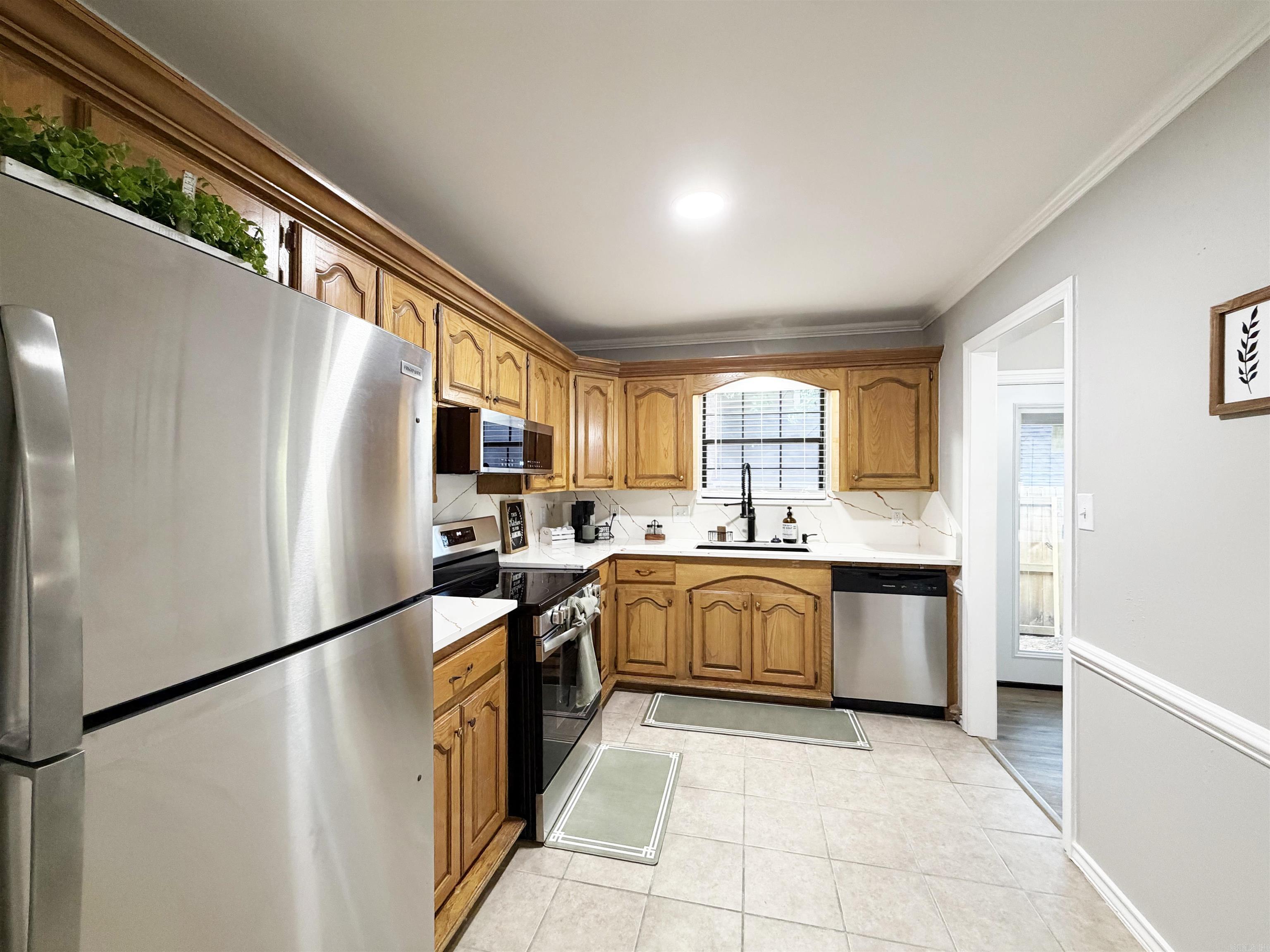 5805 Sidney North North Property Photo 17