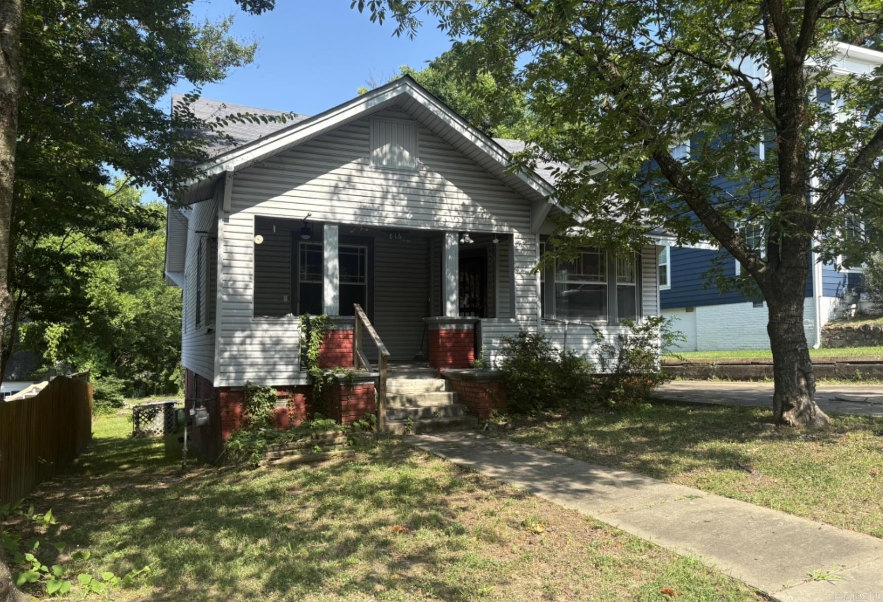 816 N Monroe Street Property Photo 2