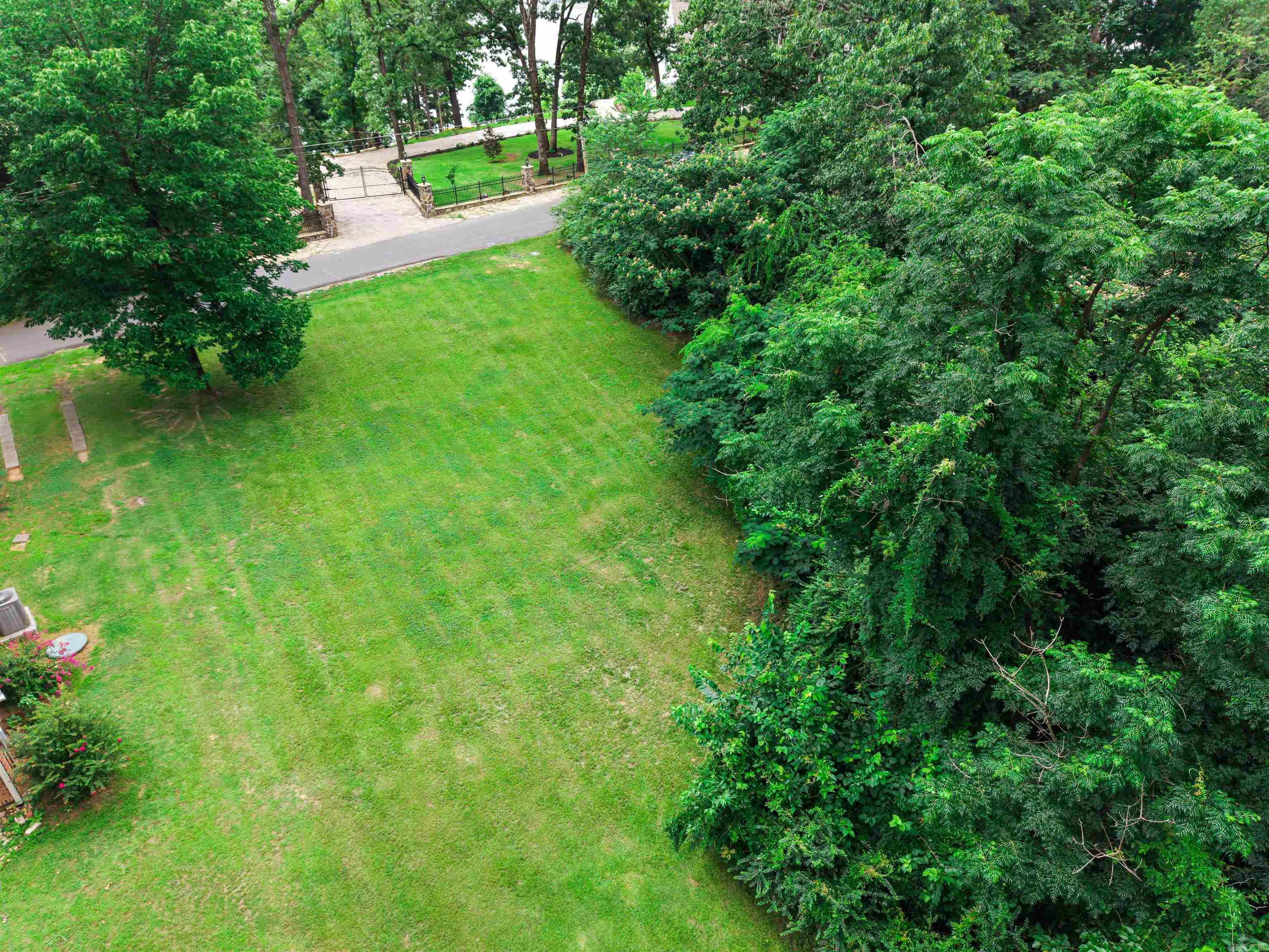806 Lakeland Point Property Photo 9