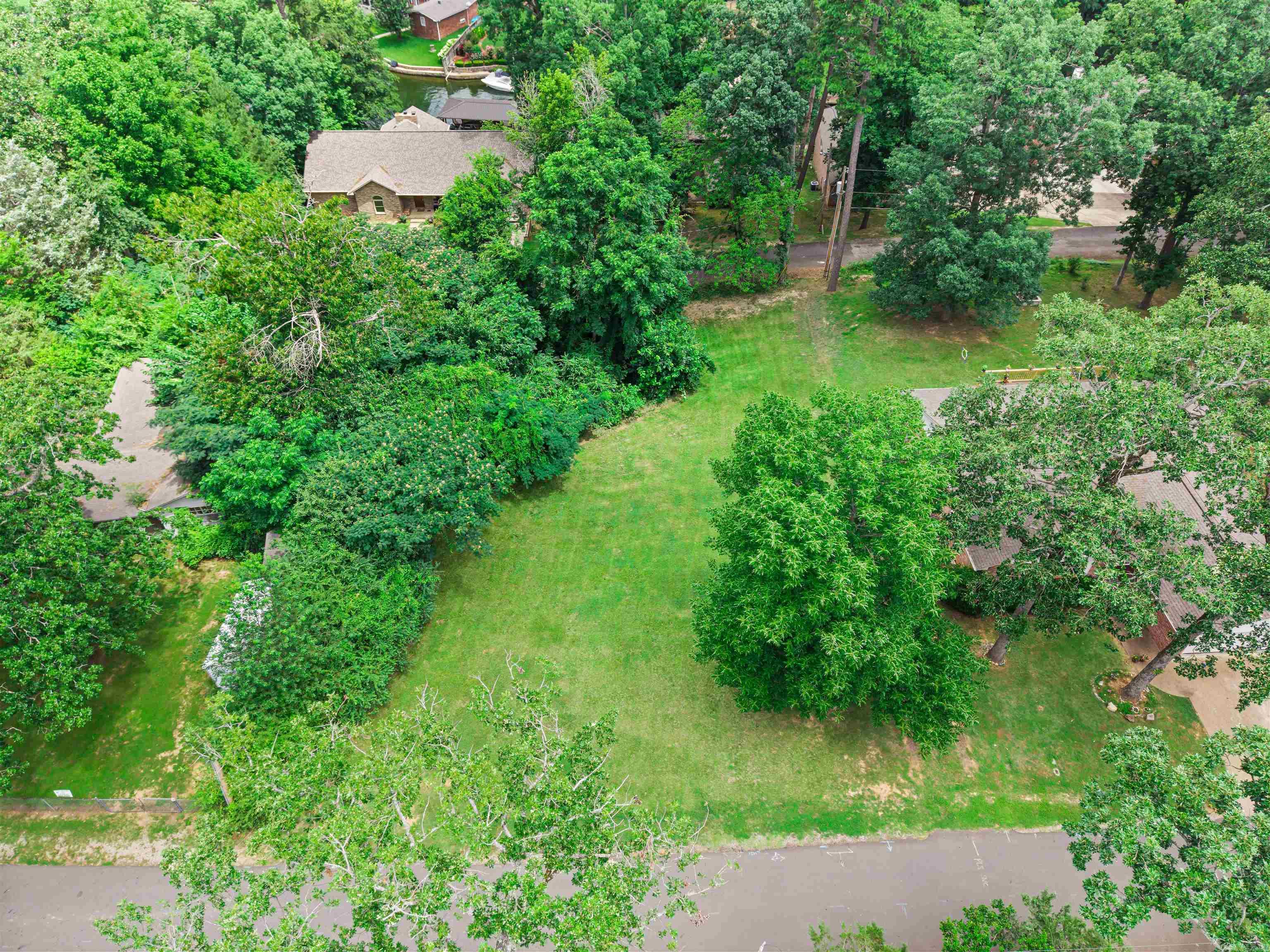 806 Lakeland Point Property Photo 14