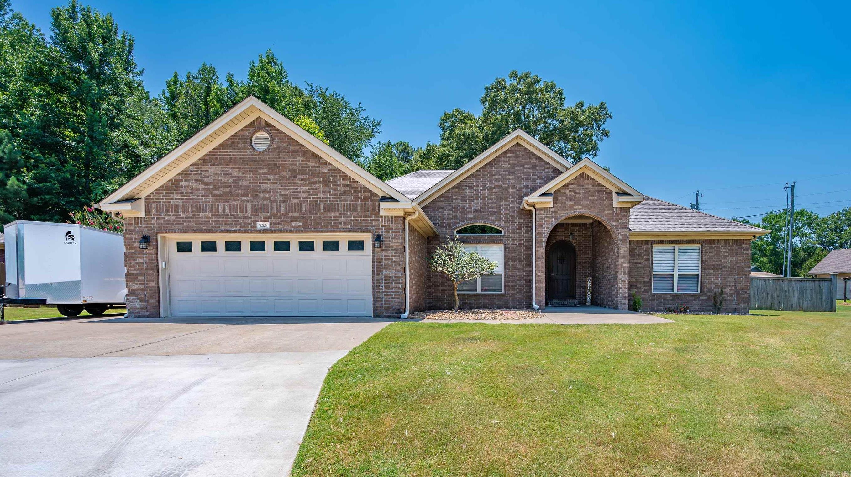226 Jackson Park Cove Property Photo 1