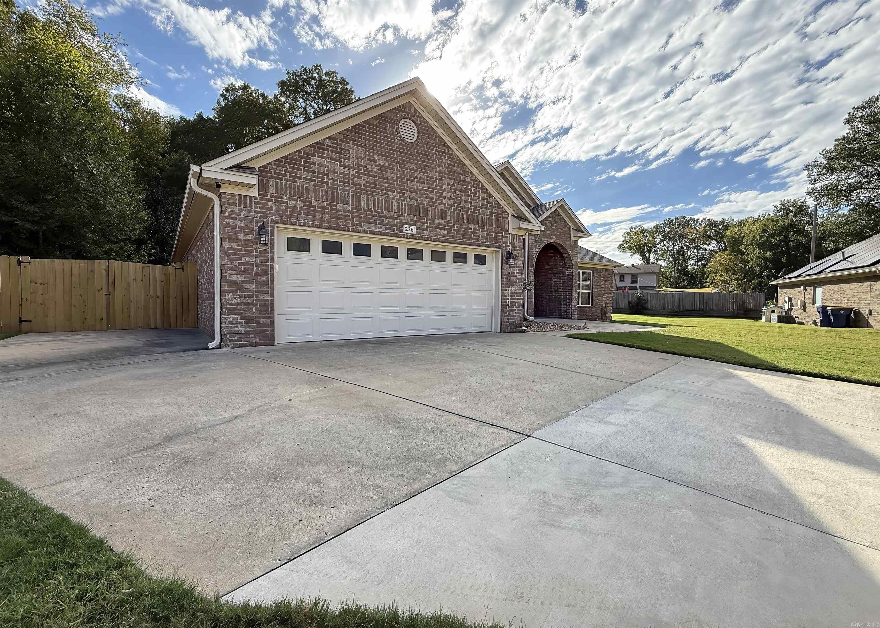 226 Jackson Park Cove Property Photo 1