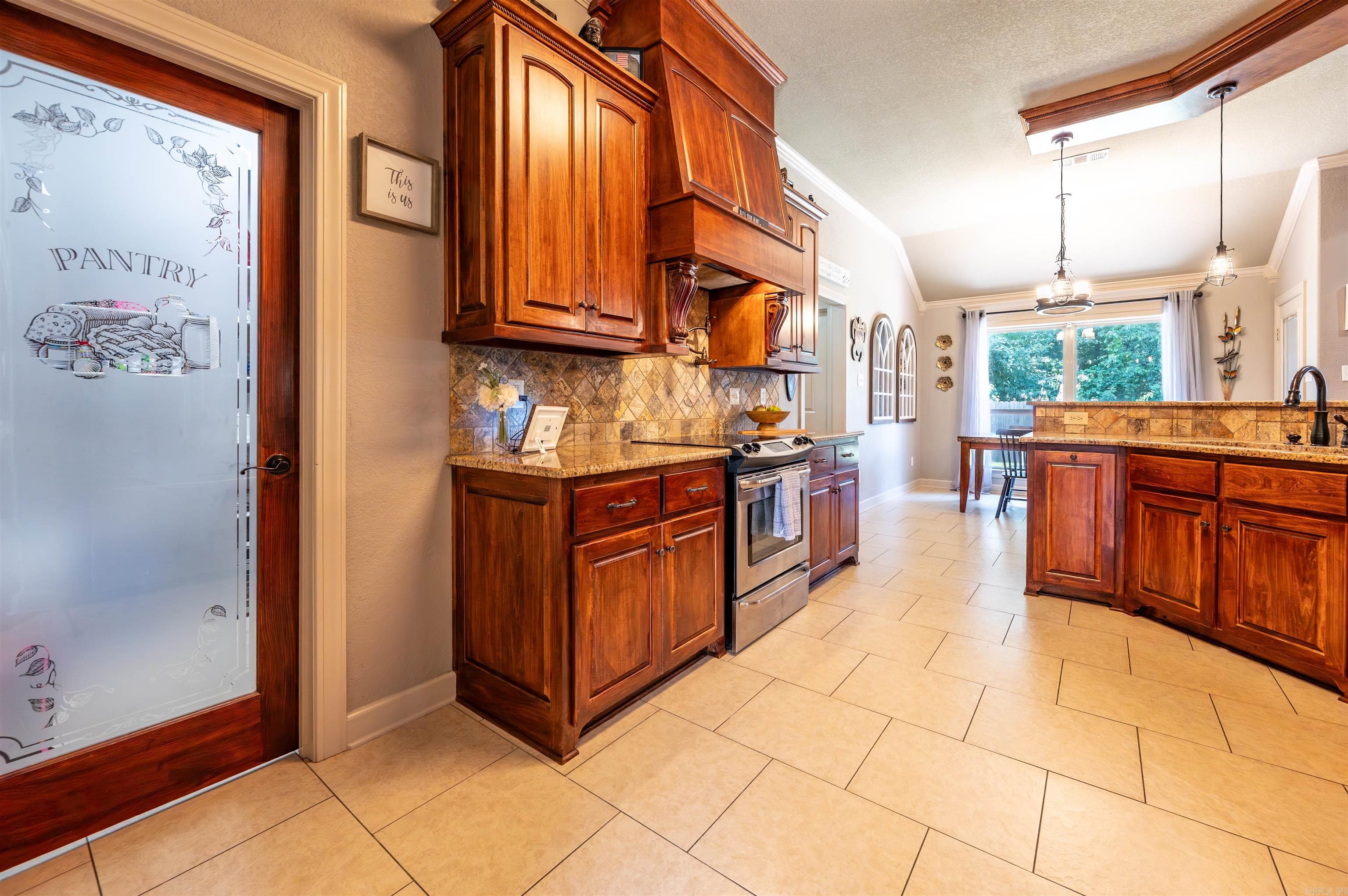 226 Jackson Park Cove Property Photo 3