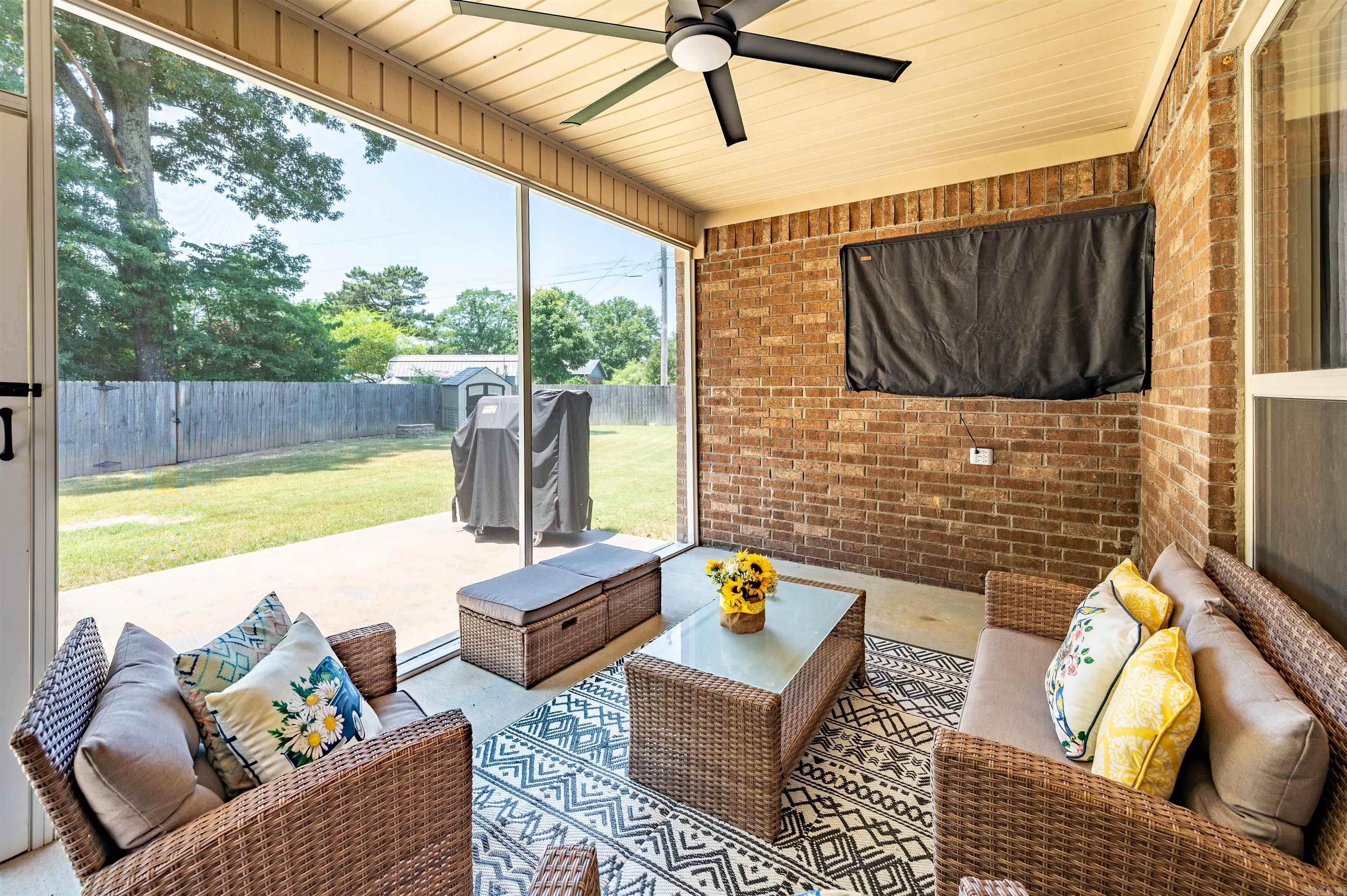 226 Jackson Park Cove Property Photo 4