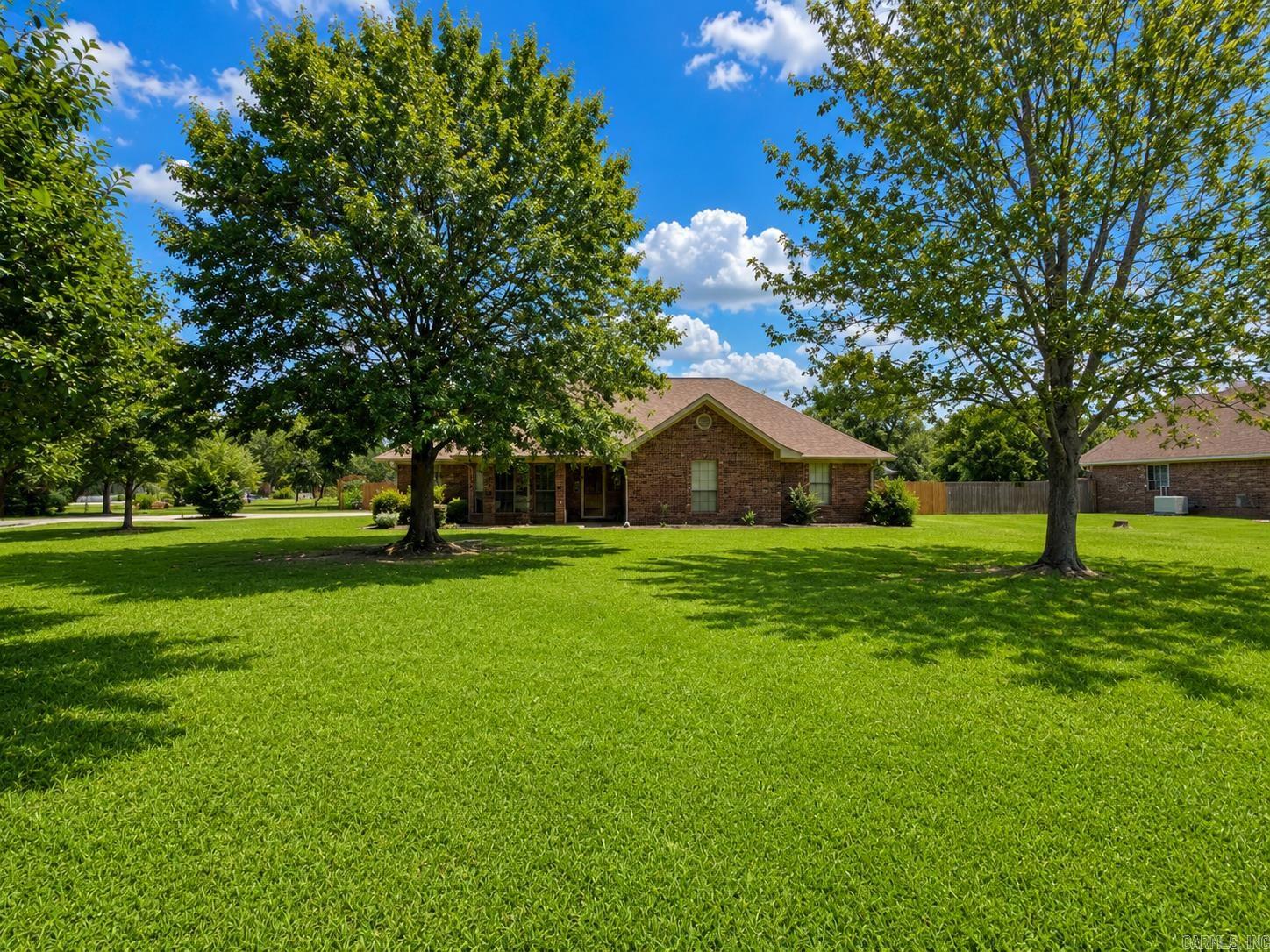 201 Heather Drive Property Photo 1