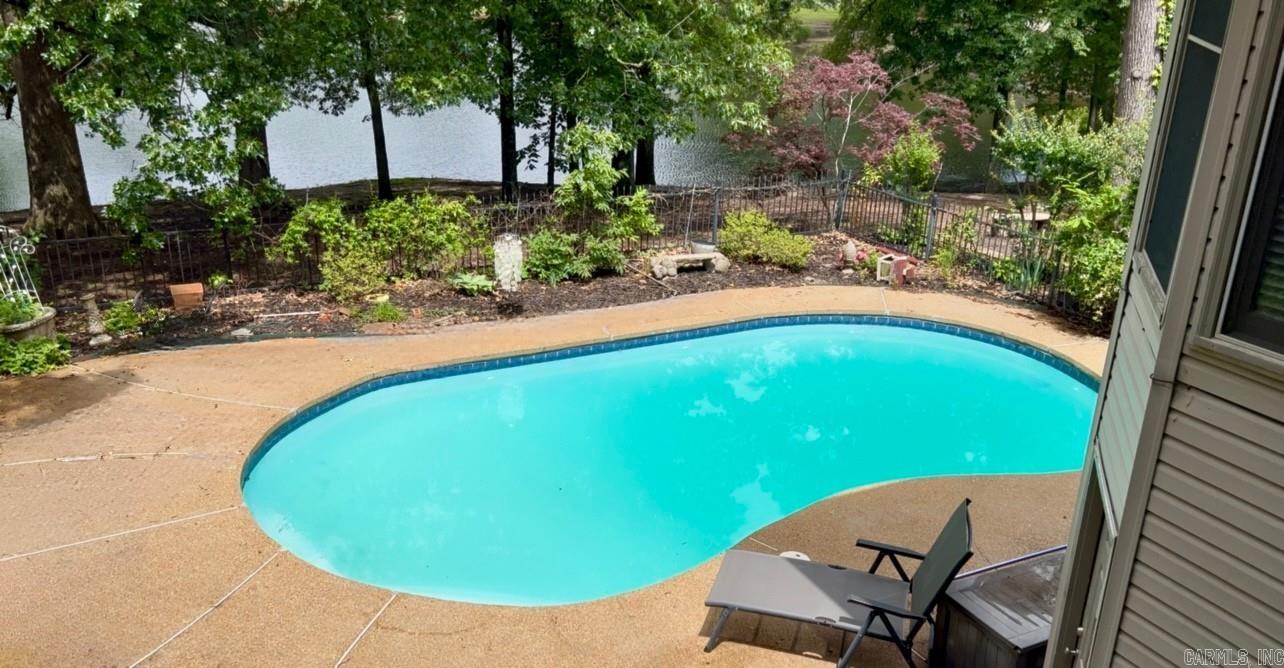 3102 Sara Creek Drive Property Photo 2
