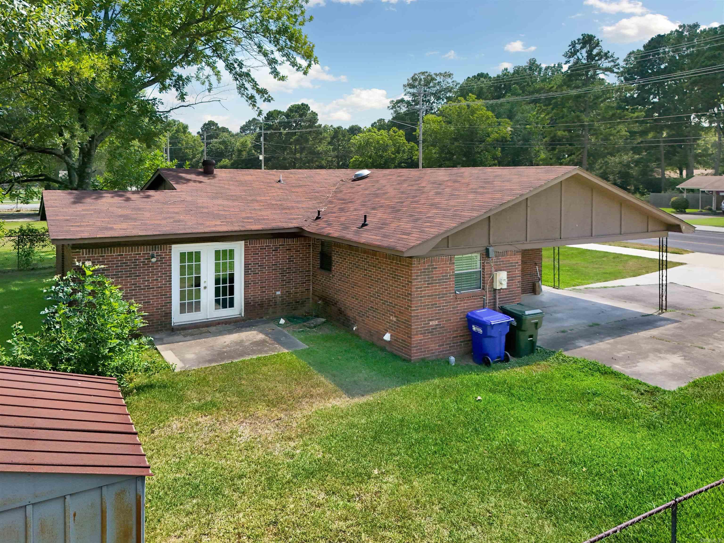 680 E German Lane Property Photo 3