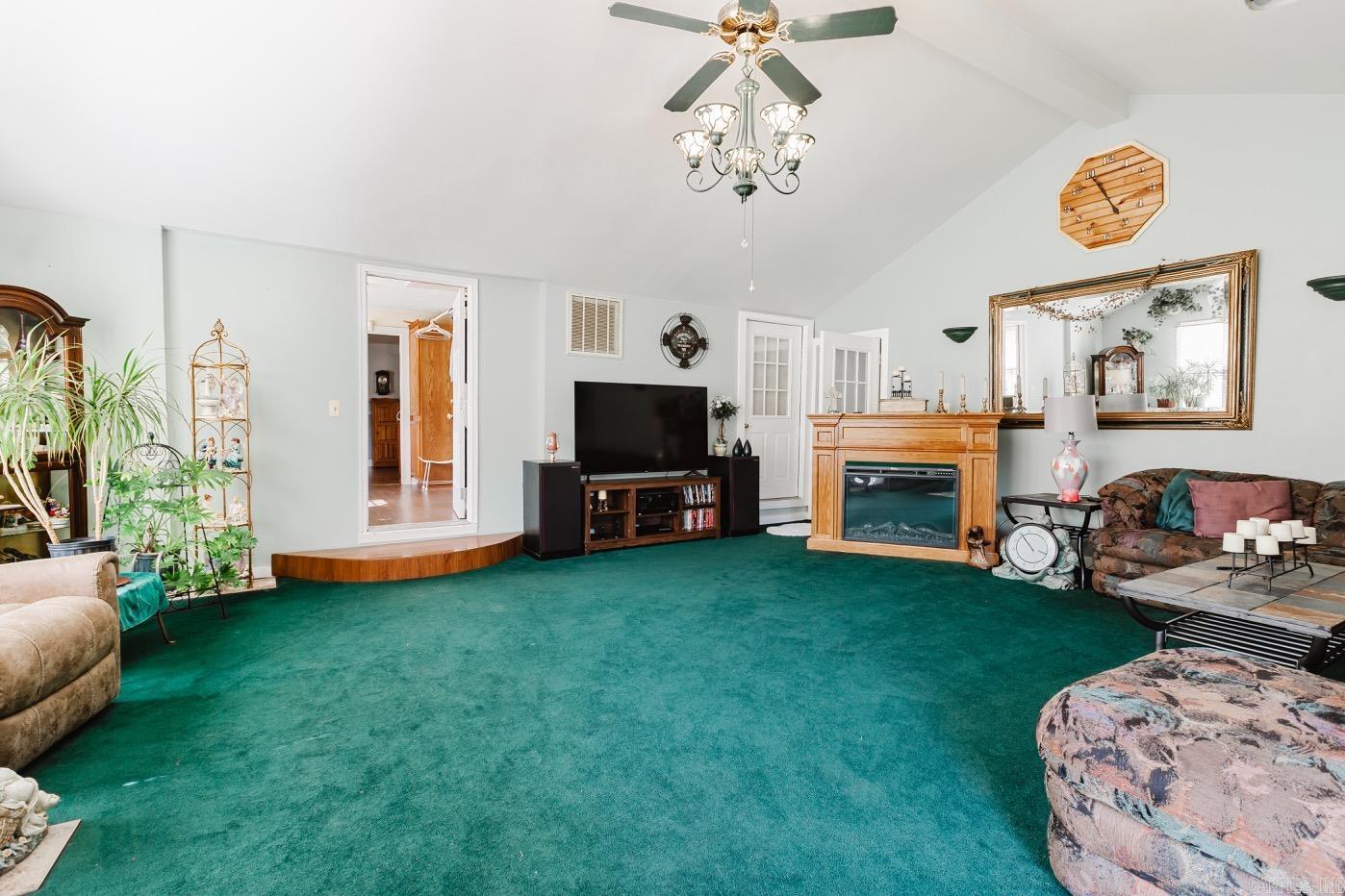 211 Southeastern Avenue Property Photo 3