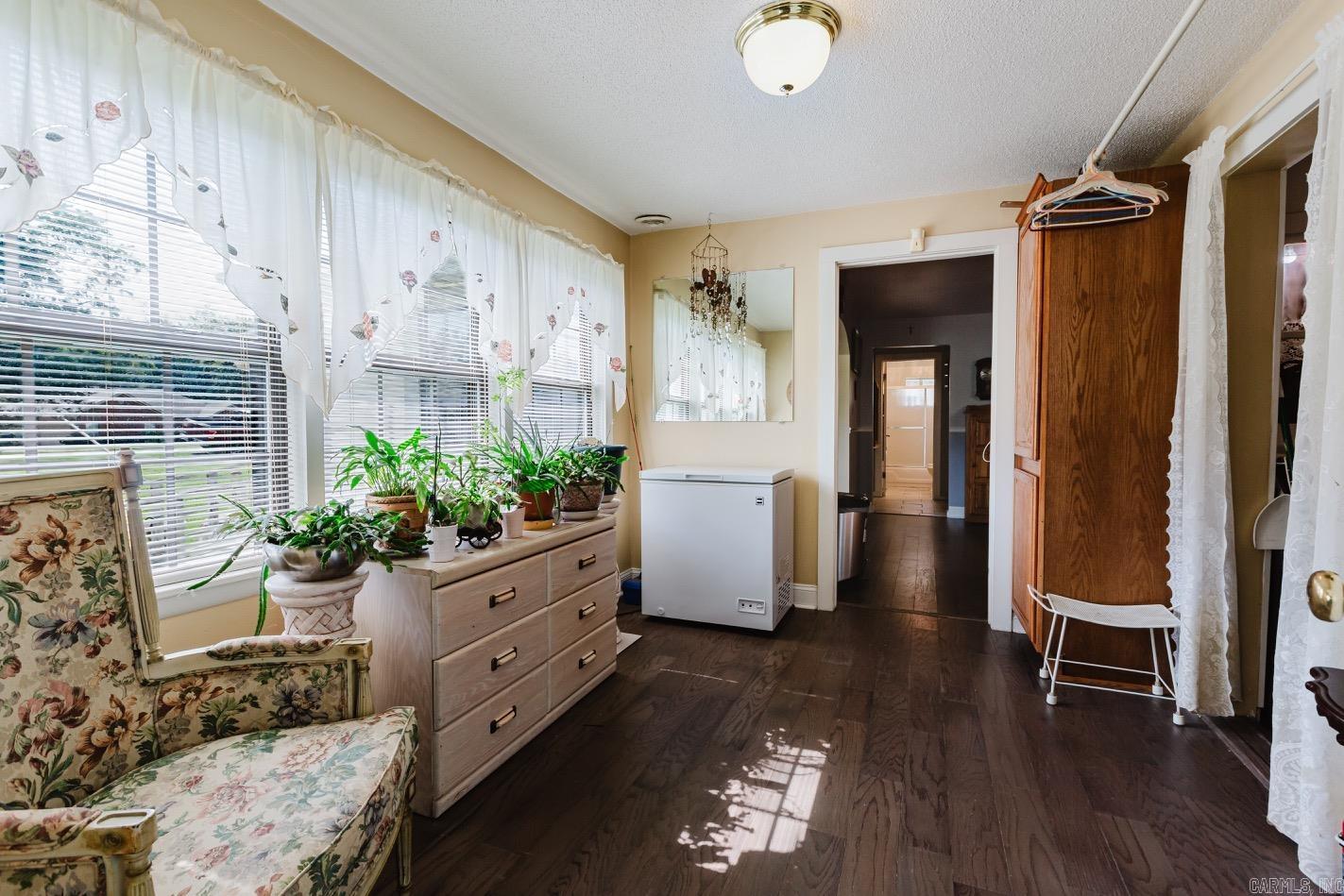 211 Southeastern Avenue Property Photo 6