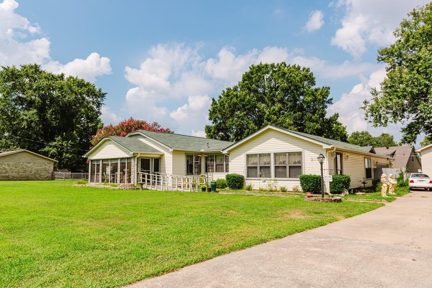 211 Southeastern Avenue Property Photo 18