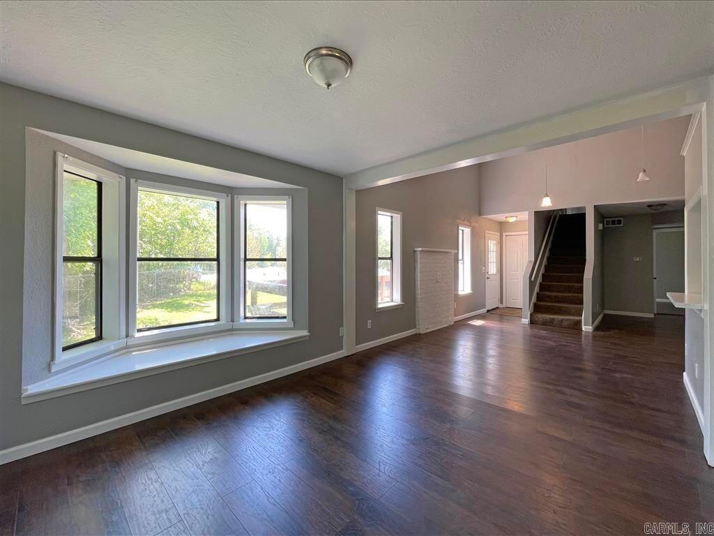 7 Louise Drive Property Photo 3