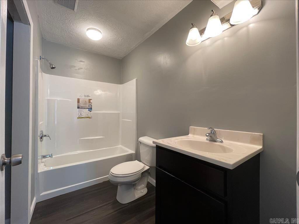 7 Louise Drive Property Photo 9