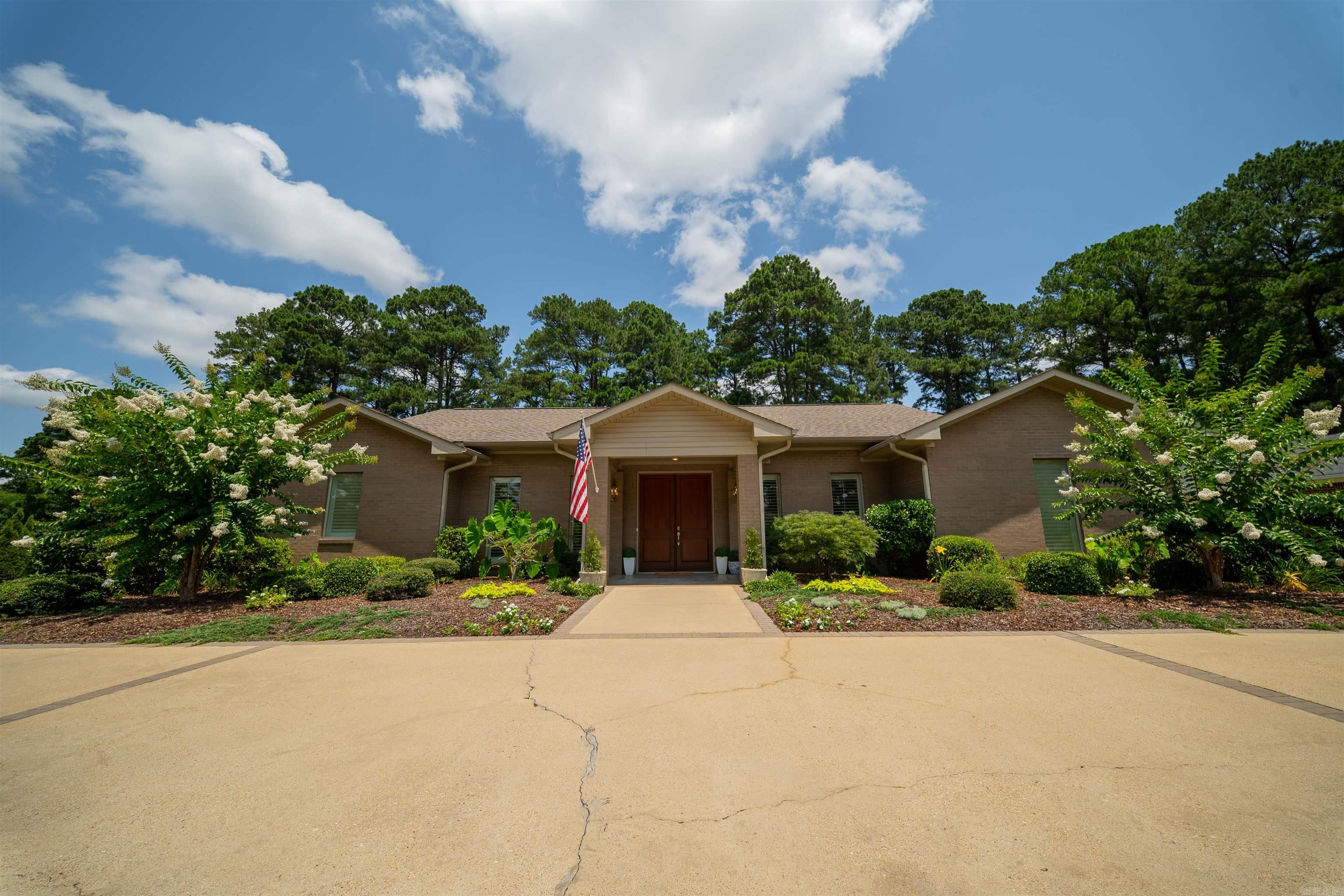 410 Hazel Circle Property Photo 1