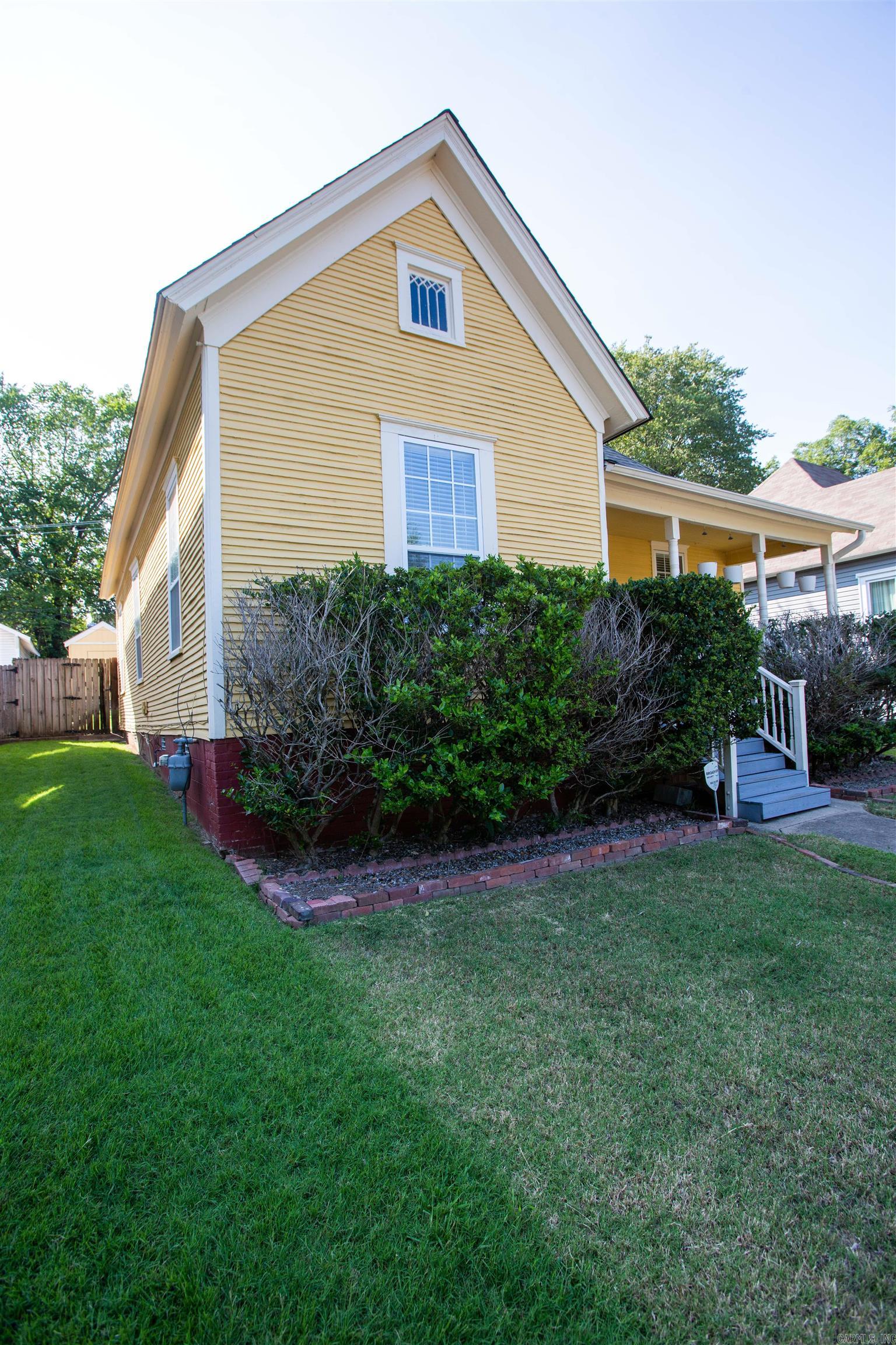 224 Rice Street Property Photo 4