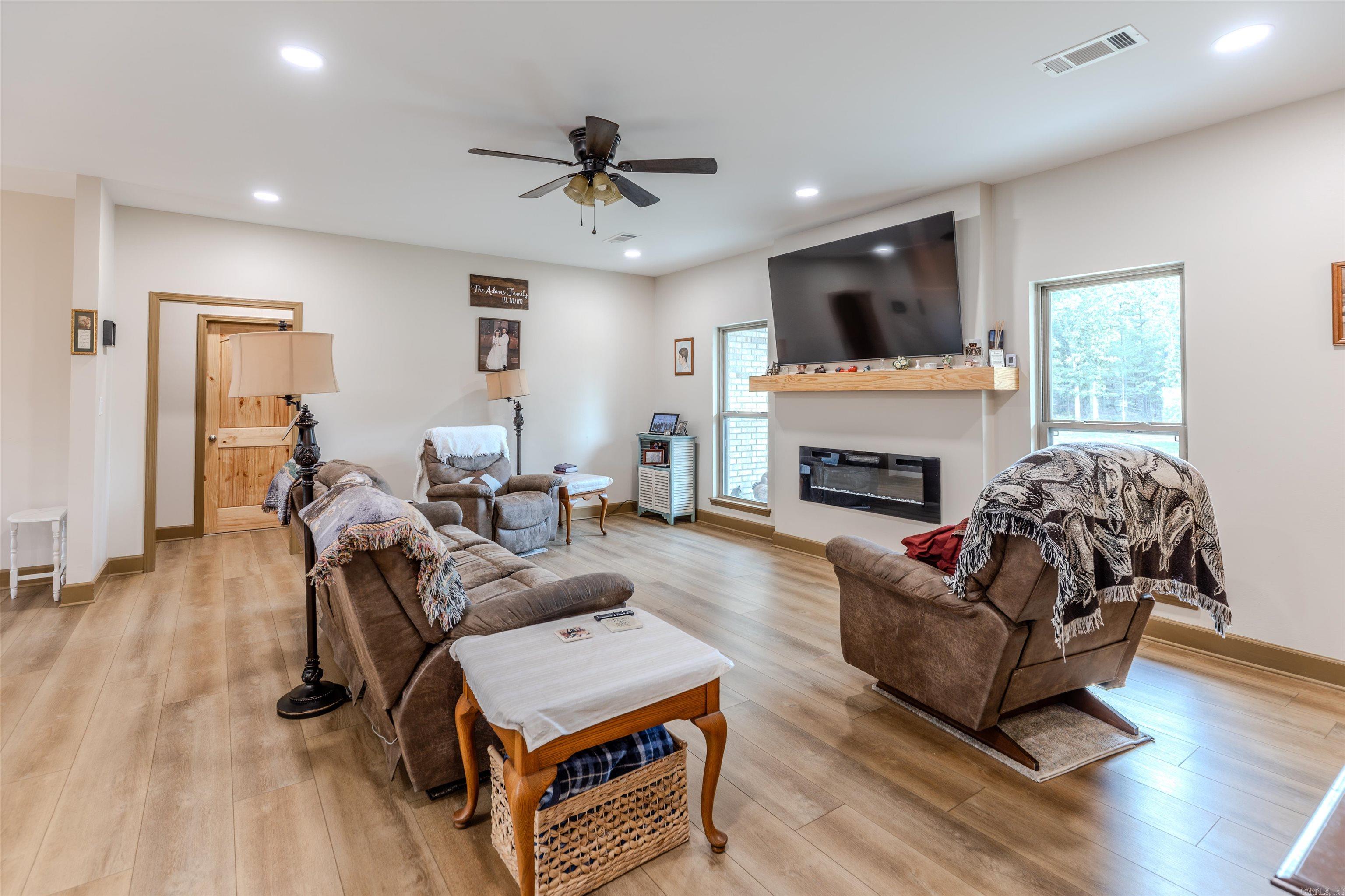 3080 Highway 60 W Property Photo 8