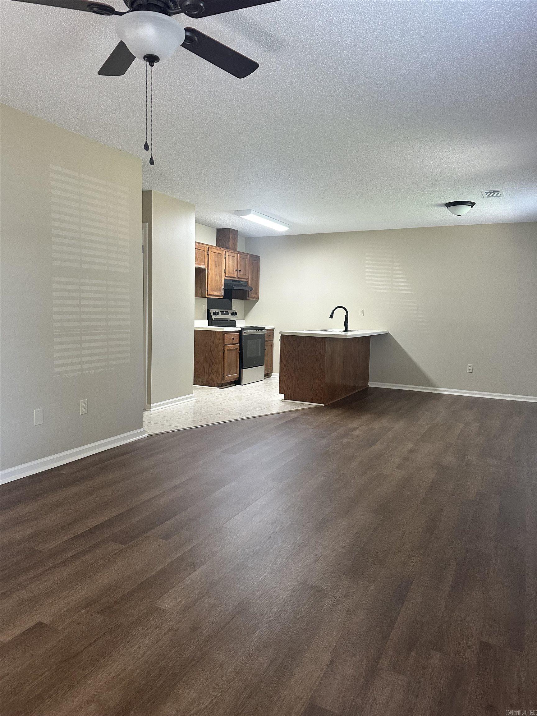 121 Sequoia Street Property Photo 4