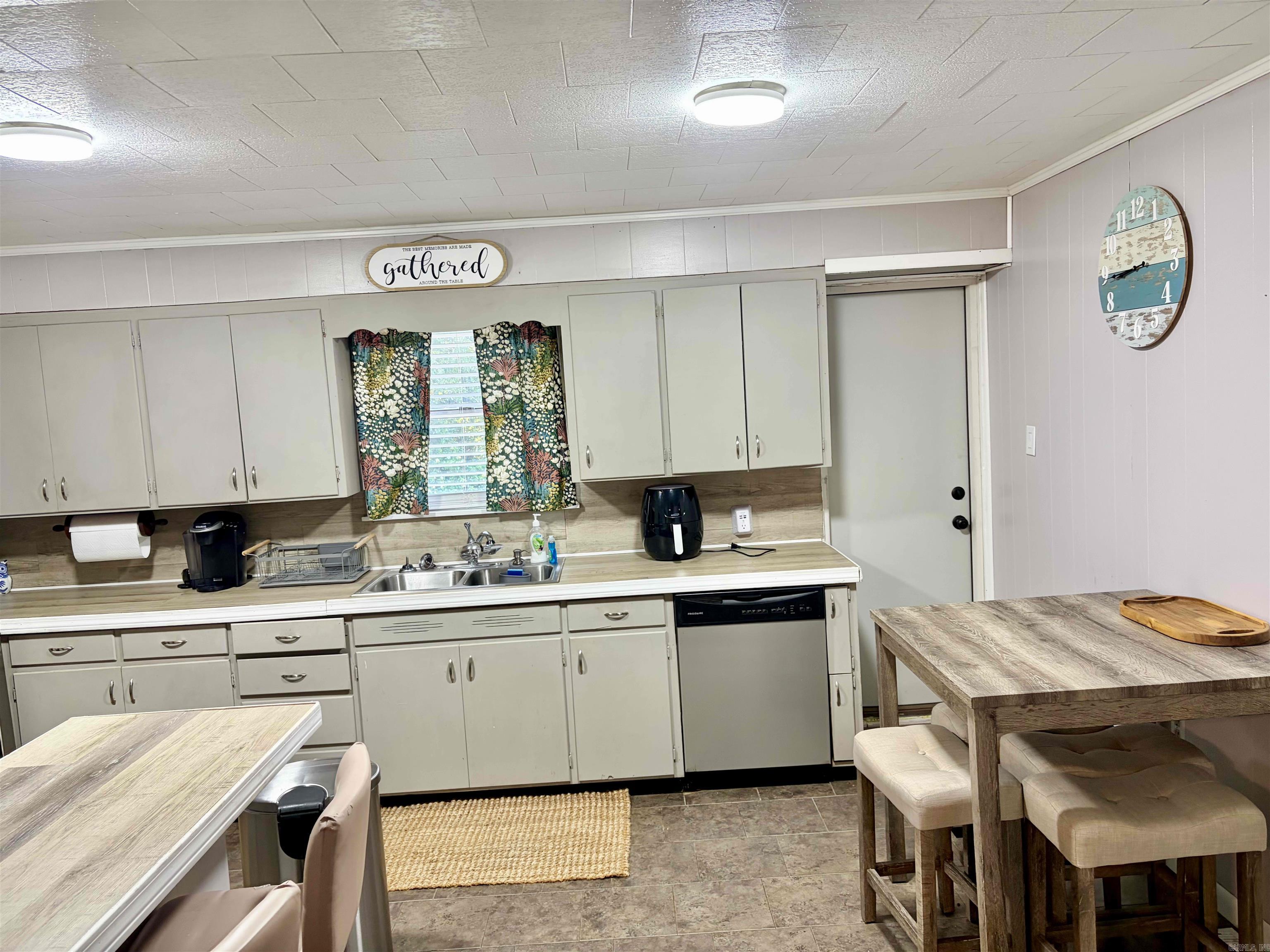 146 Buchheit Property Photo 6