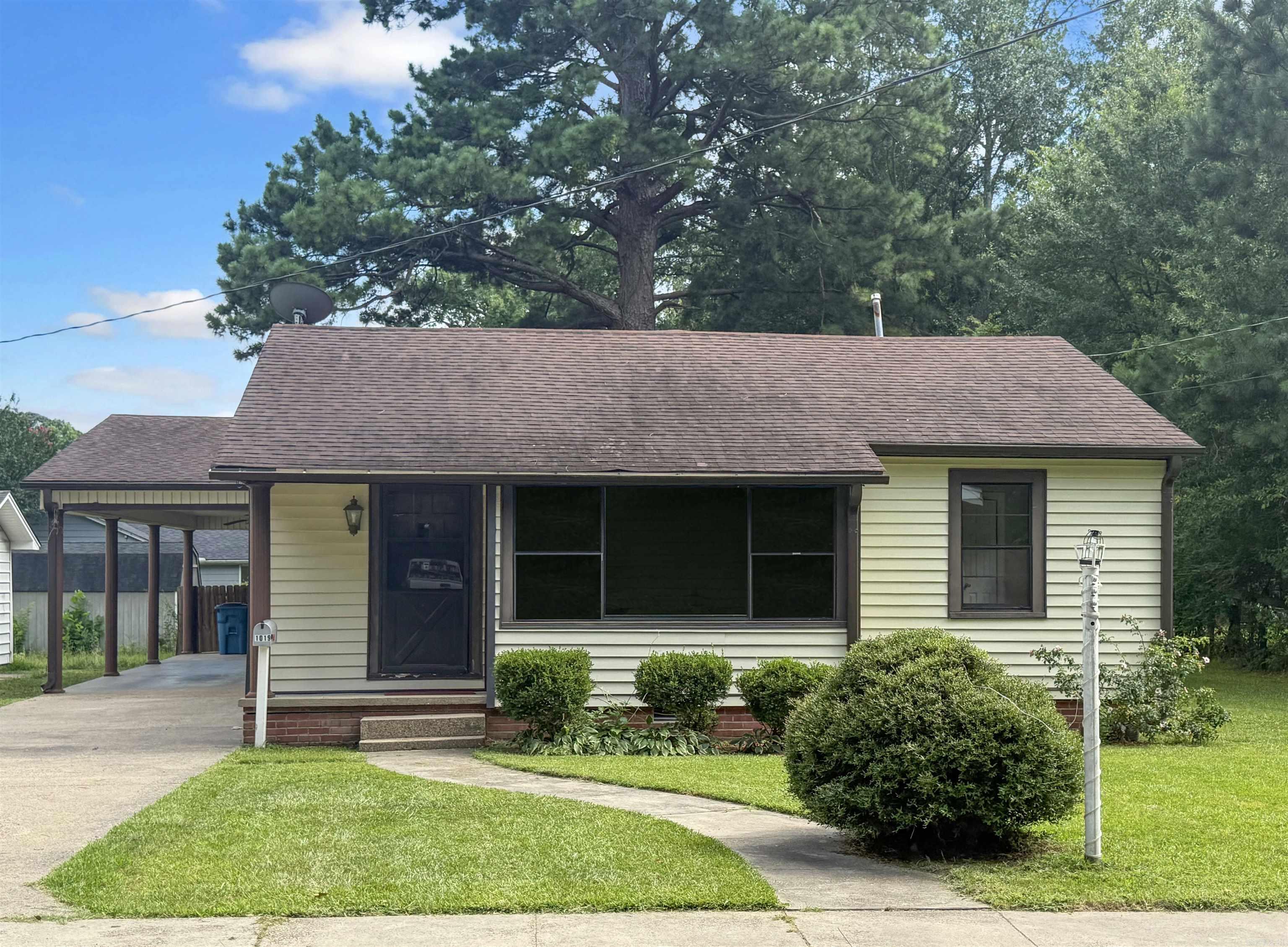 1019 Clardy Street Property Photo 1