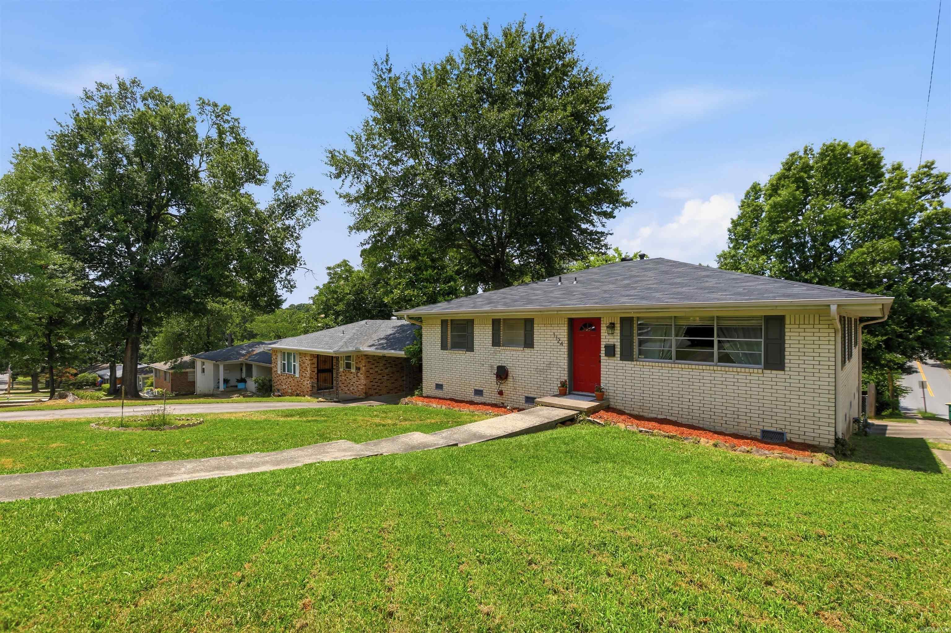 1124 Mellon Street Property Photo 3
