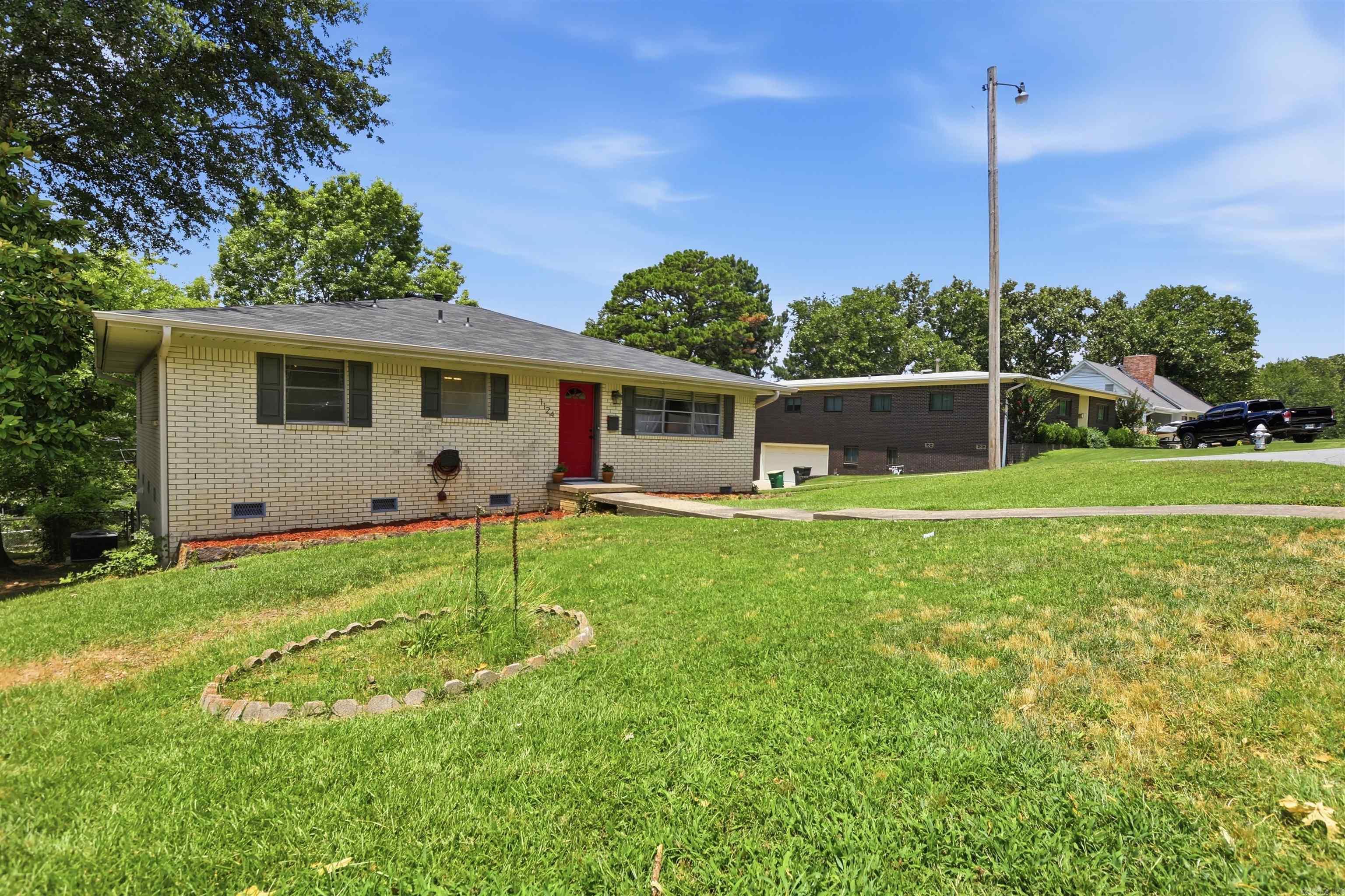 1124 Mellon Street Property Photo 4
