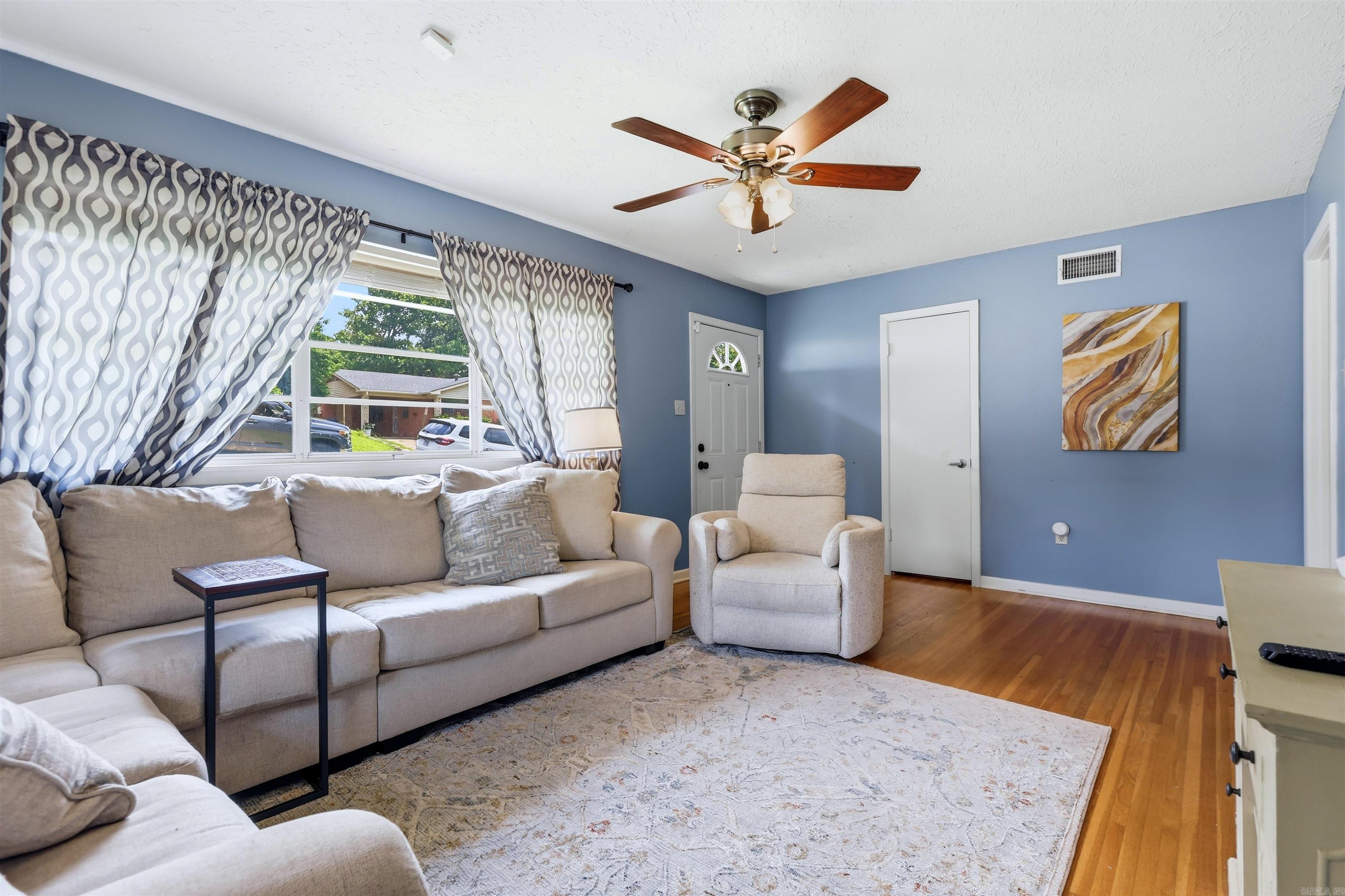 1124 Mellon Street Property Photo 4