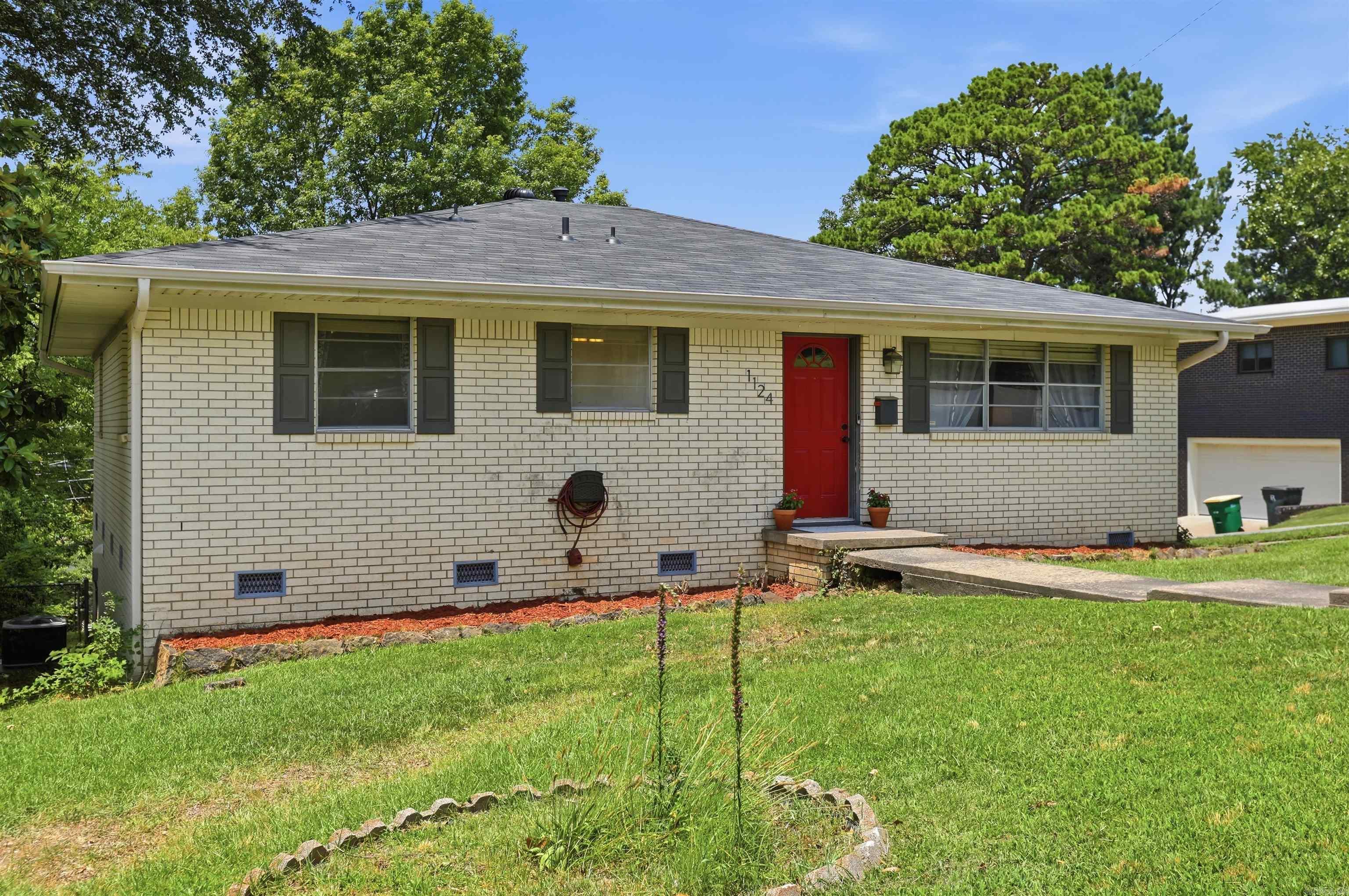 1124 Mellon Street Property Photo 5