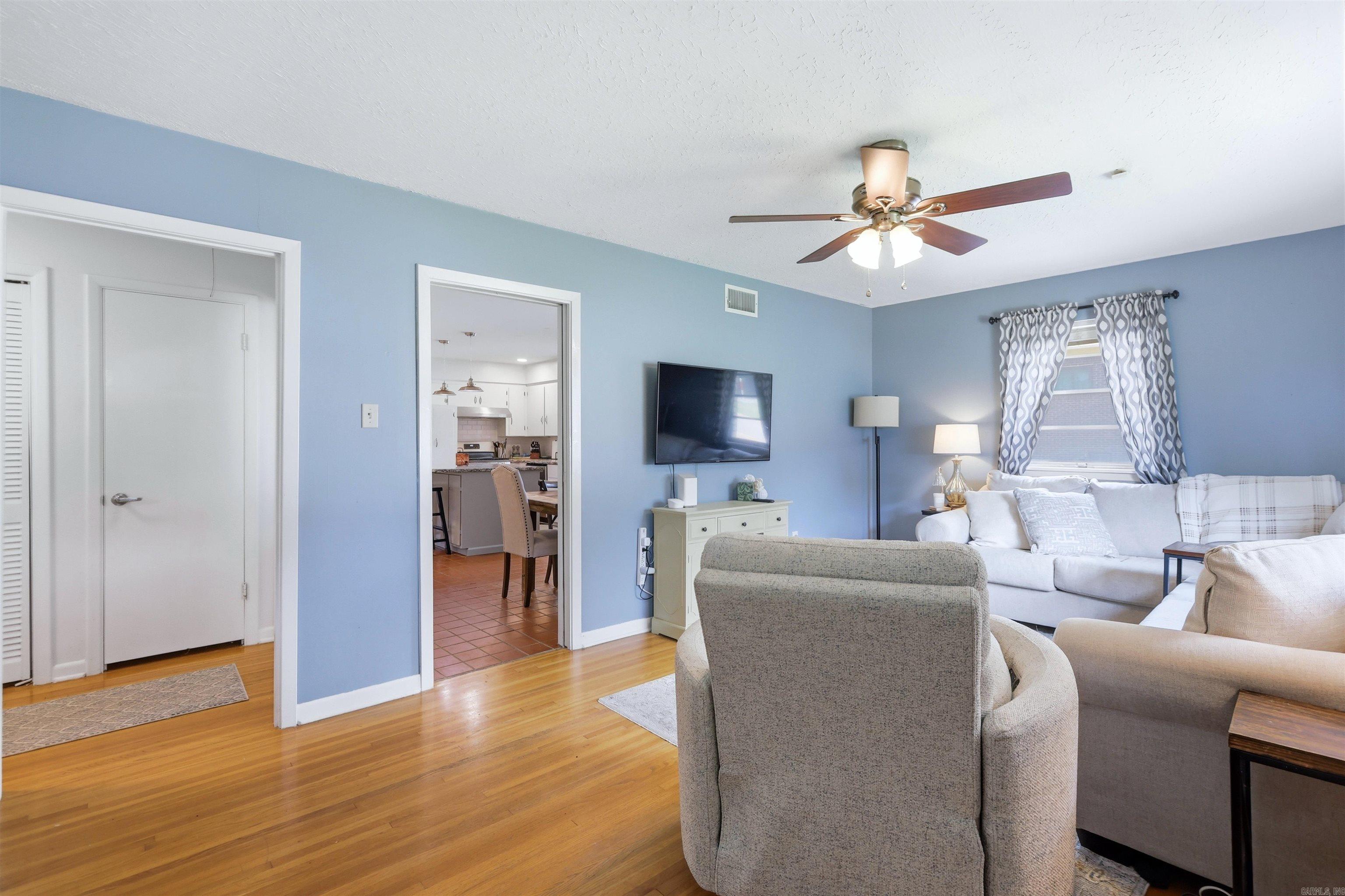 1124 Mellon Street Property Photo 11