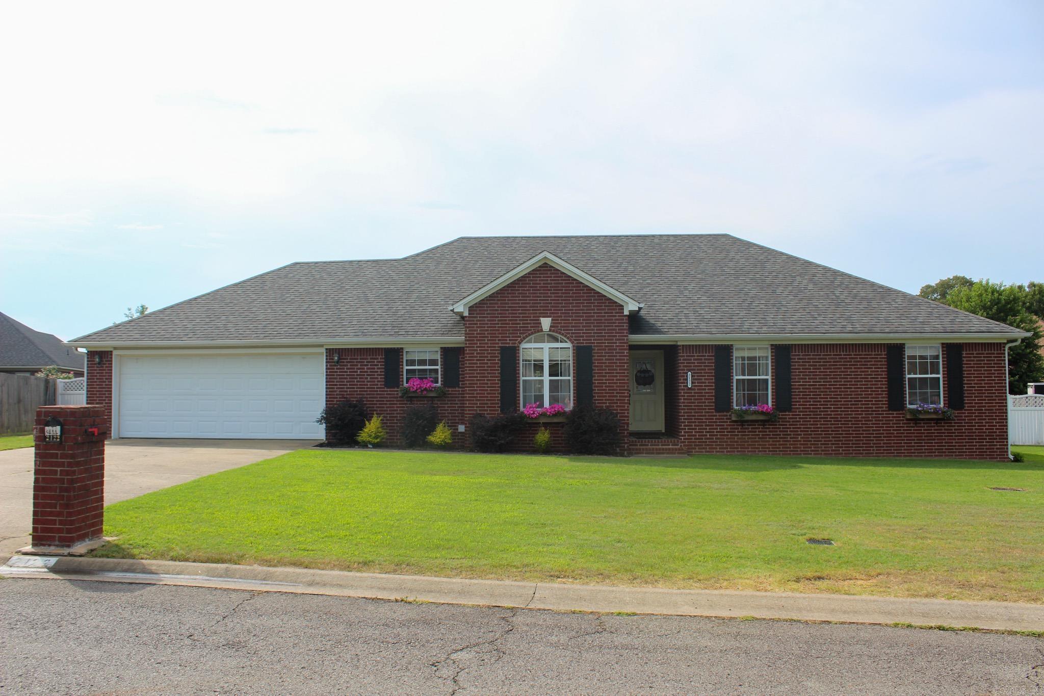 2122 Daniel Drive Property Photo 2