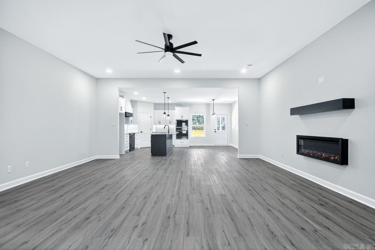 1112 Duke Drive Property Photo 6