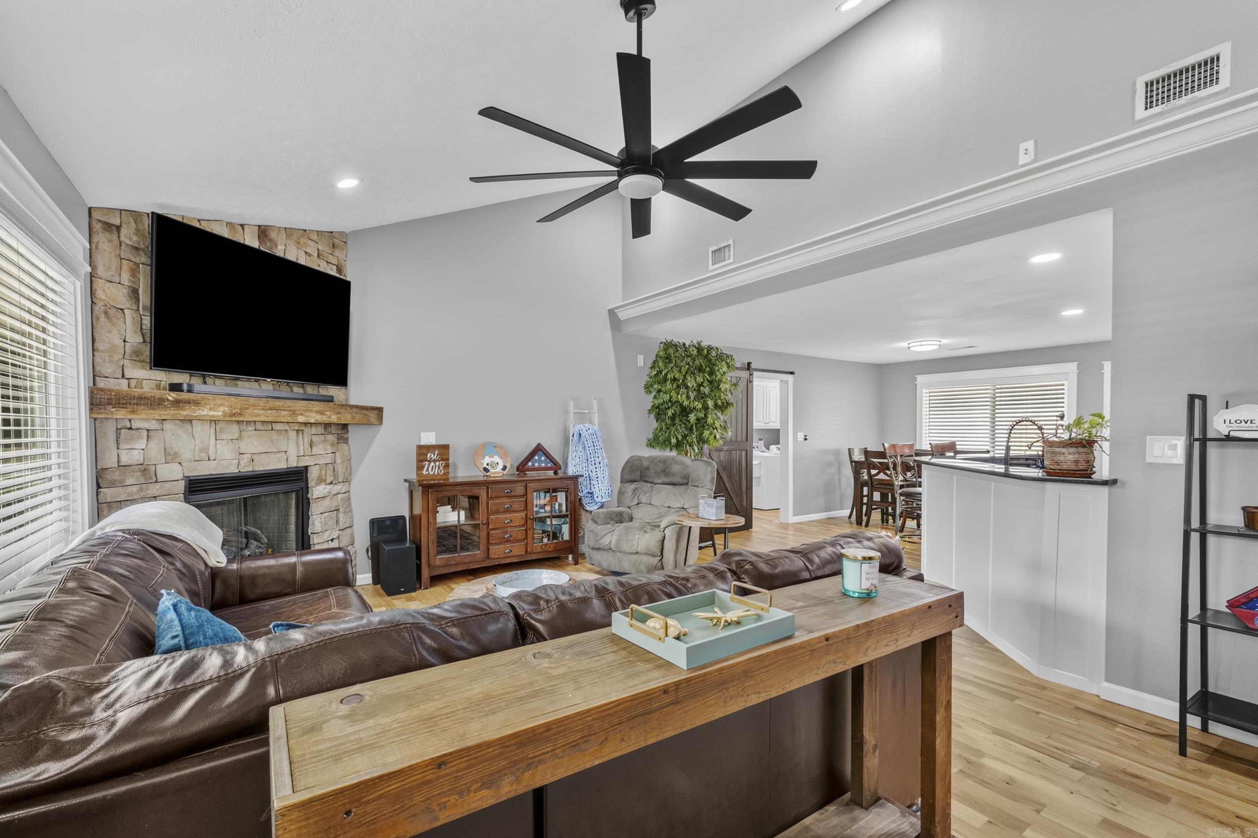 50 Waterloo Loop Property Photo 4
