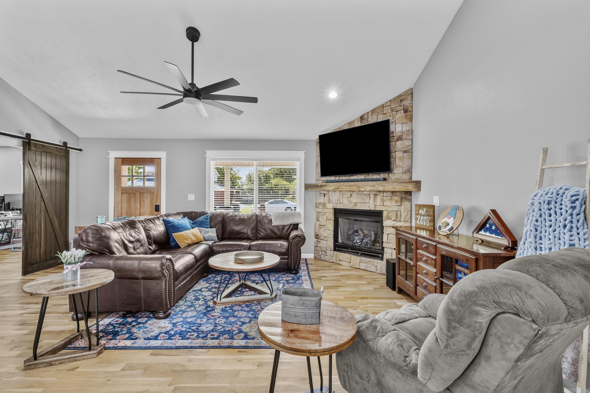 50 Waterloo Loop Property Photo 6