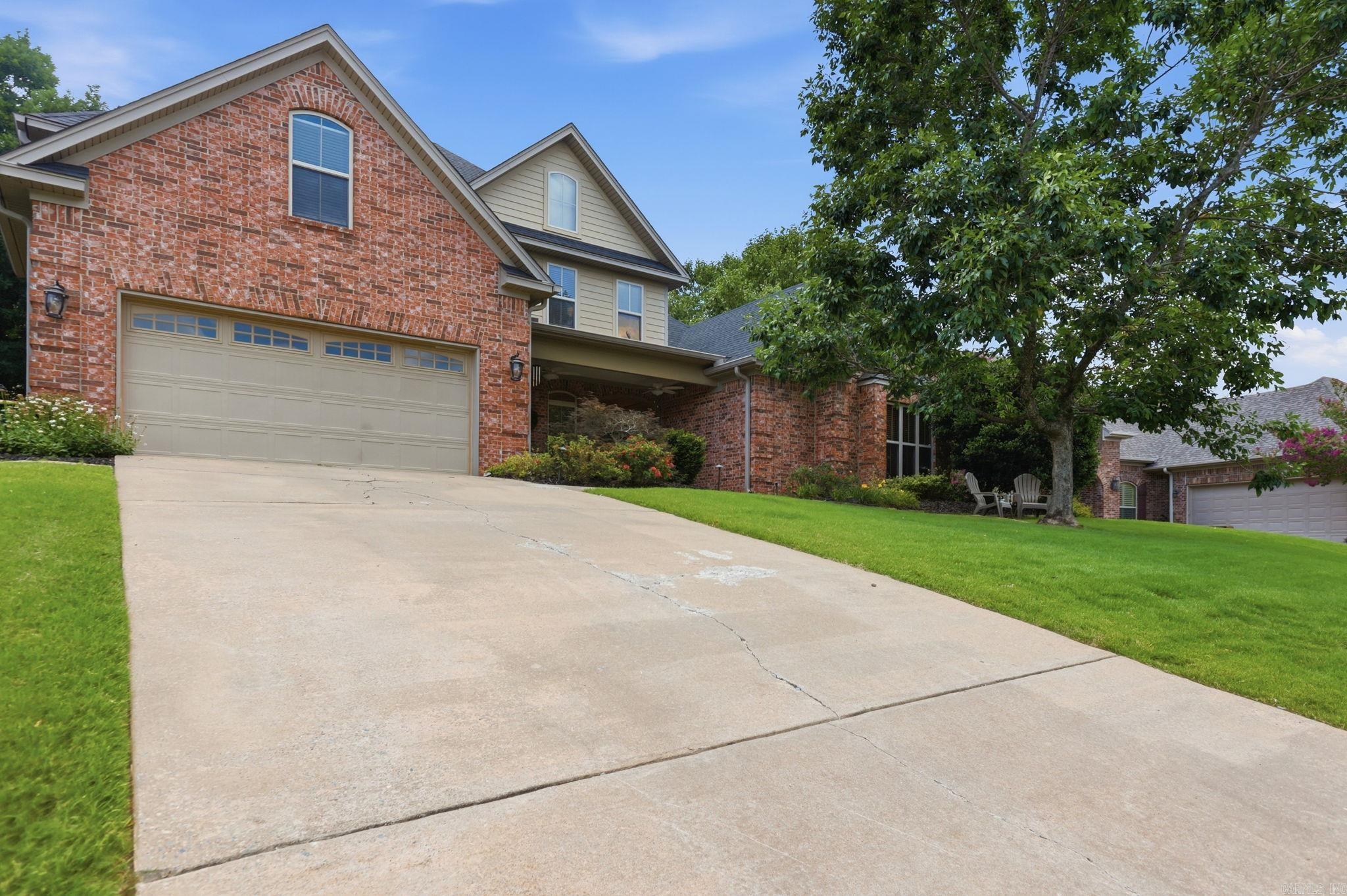 10 Epernay Circle Property Photo 2