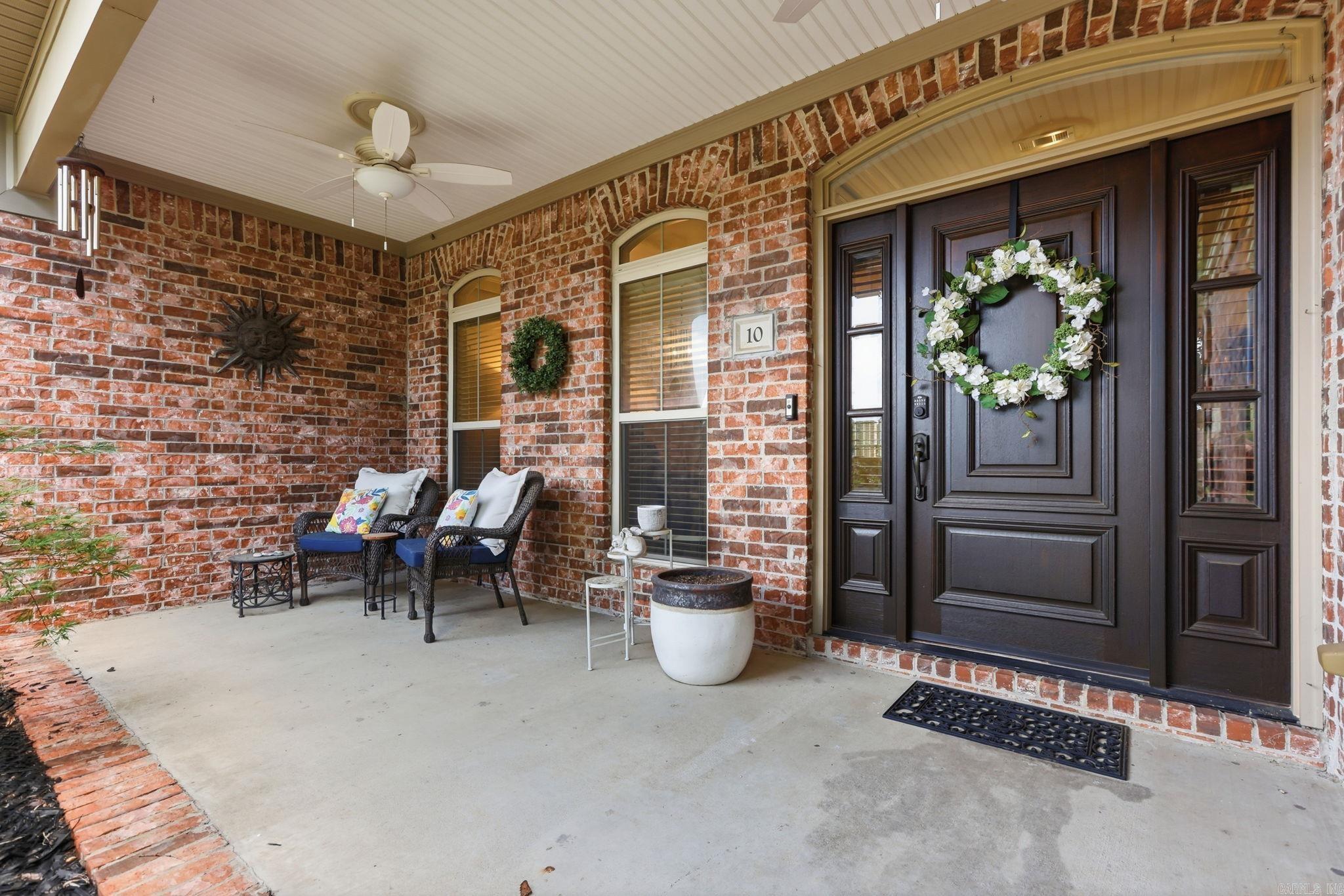 10 Epernay Circle Property Photo 5