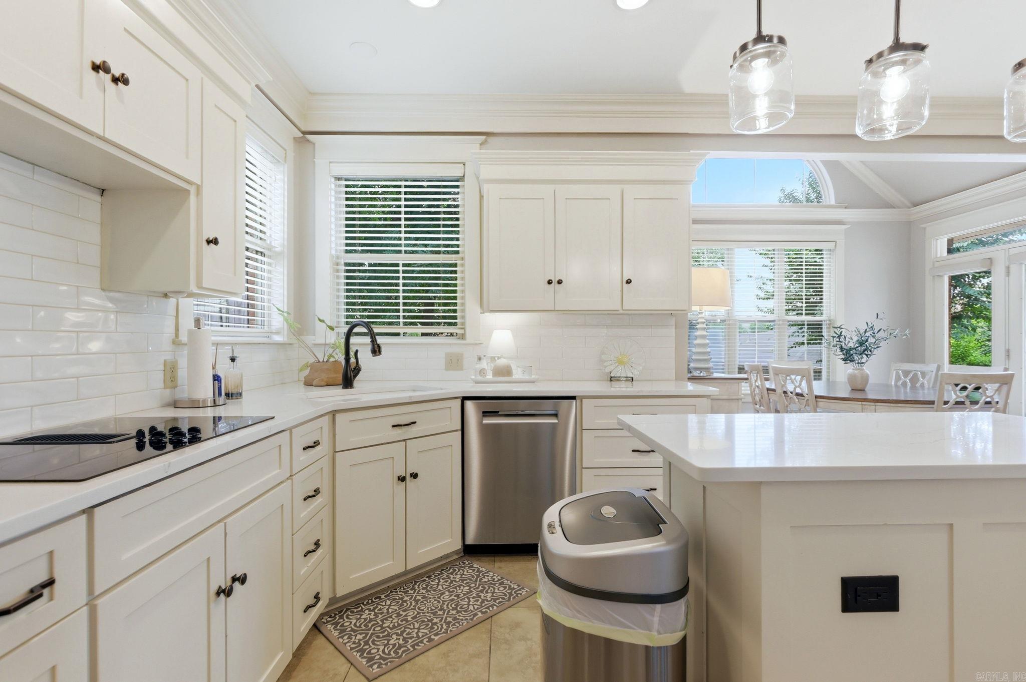 10 Epernay Circle Property Photo 12