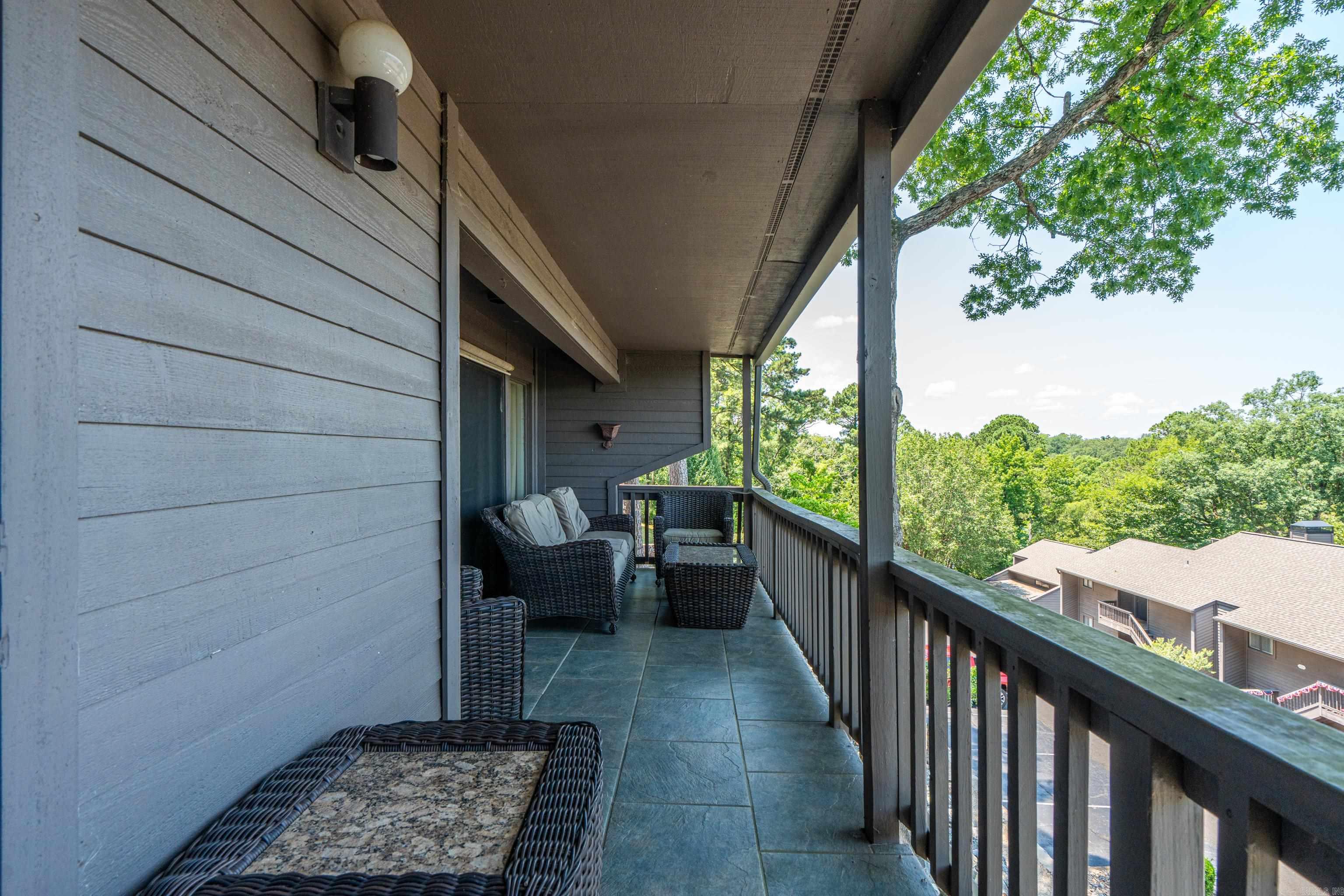 200 Hamilton Oaks G1 Property Photo 7