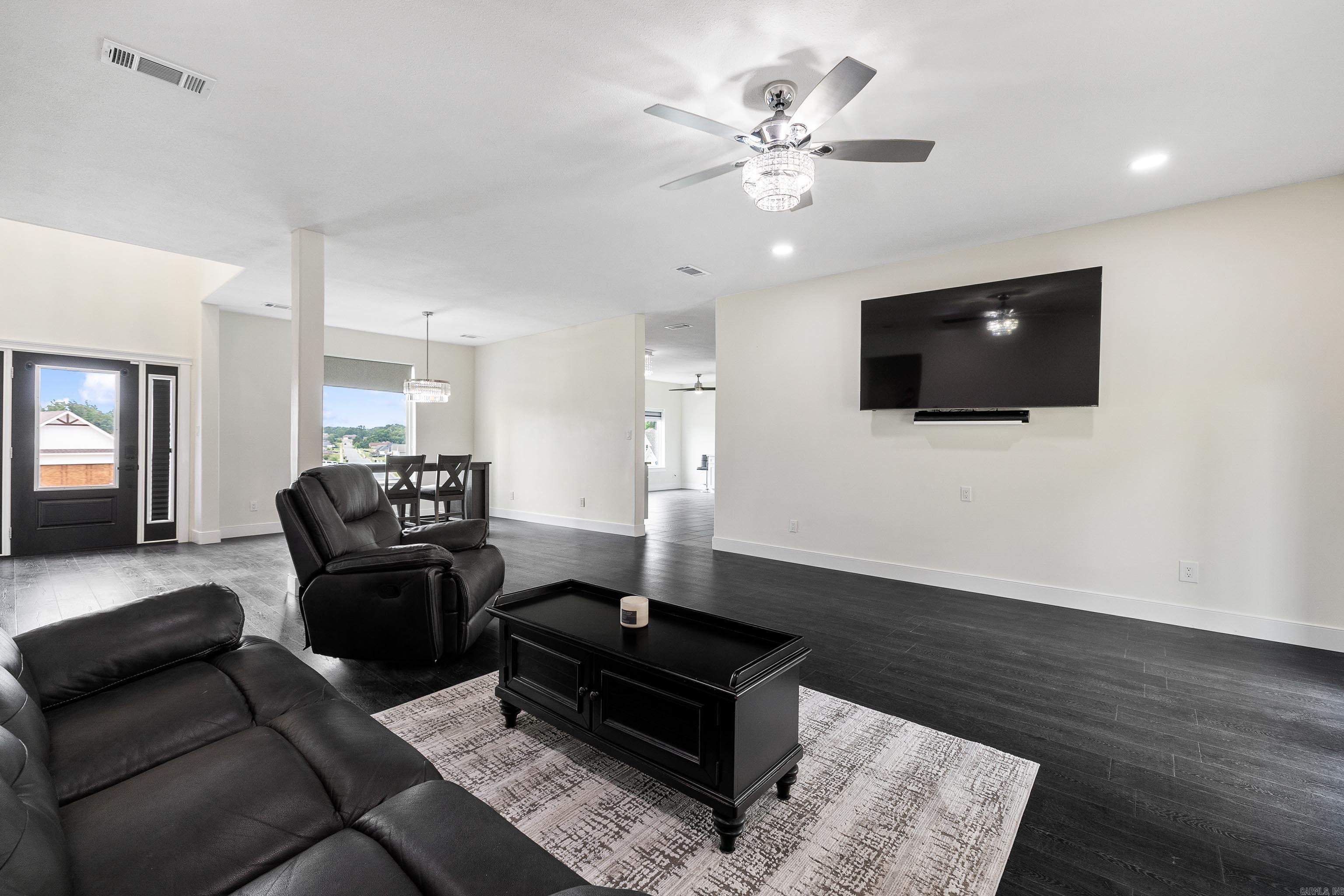 8937 Wingate Drive Property Photo 4
