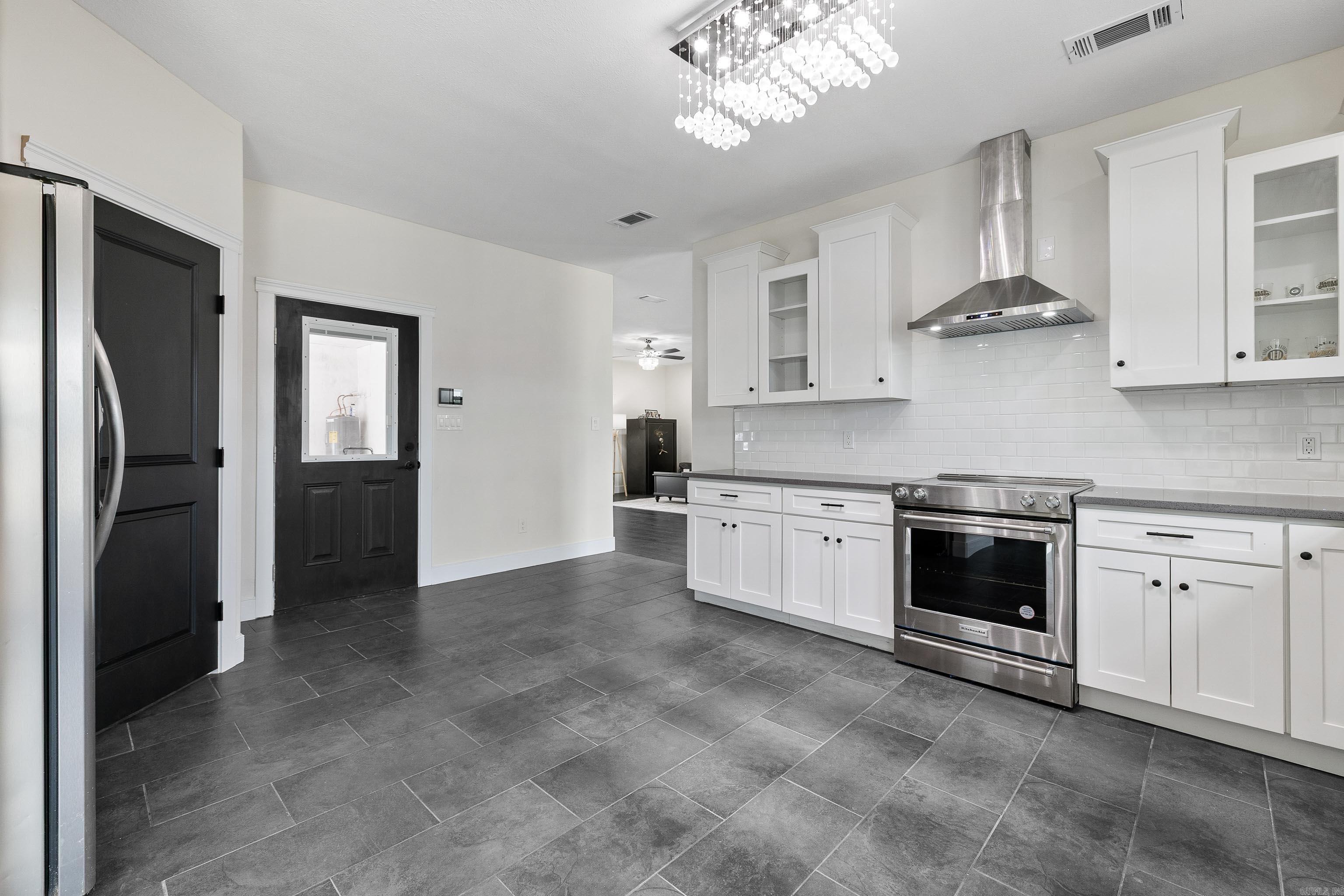 8937 Wingate Drive Property Photo 10