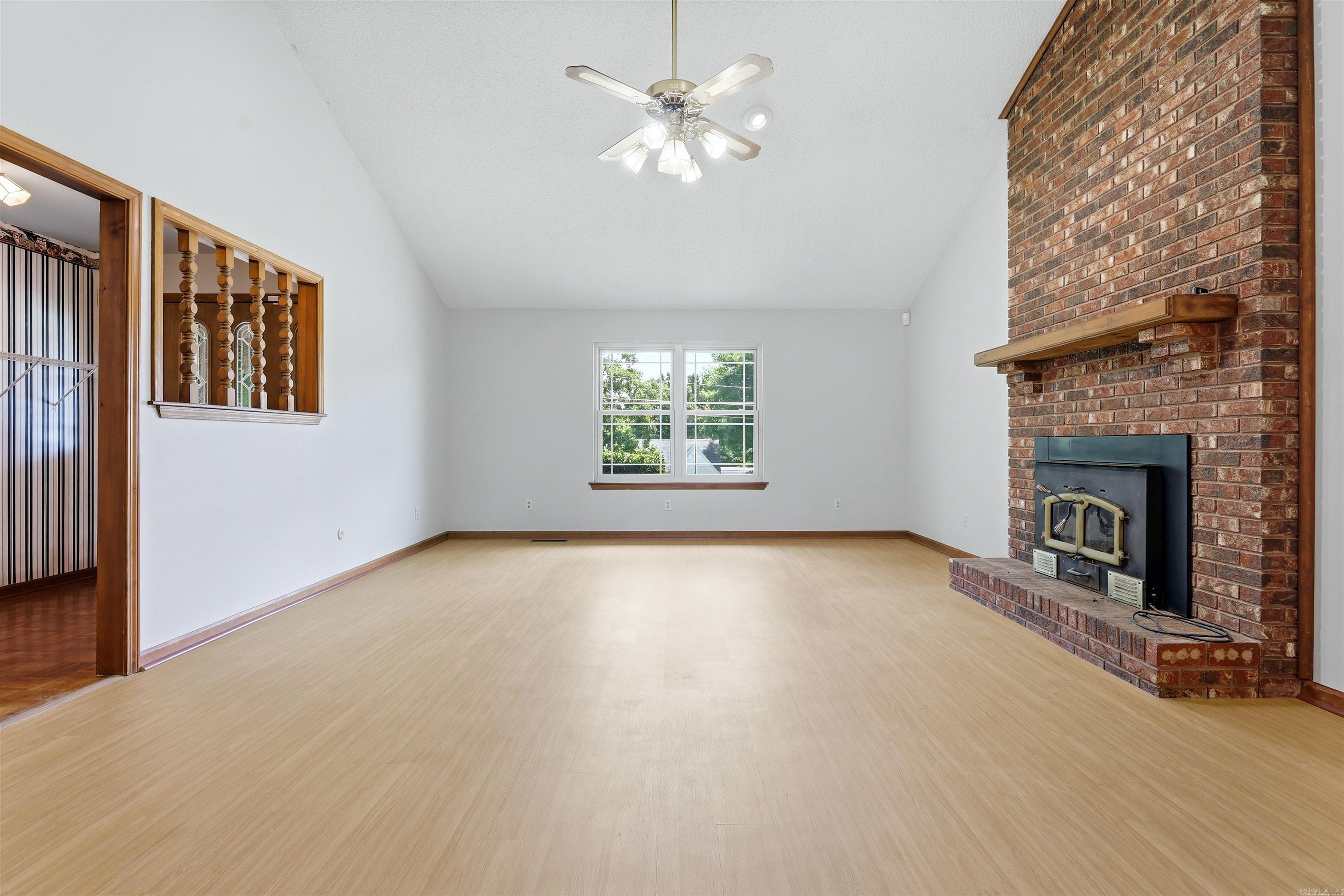 5115 N Locust Street Property Photo 4